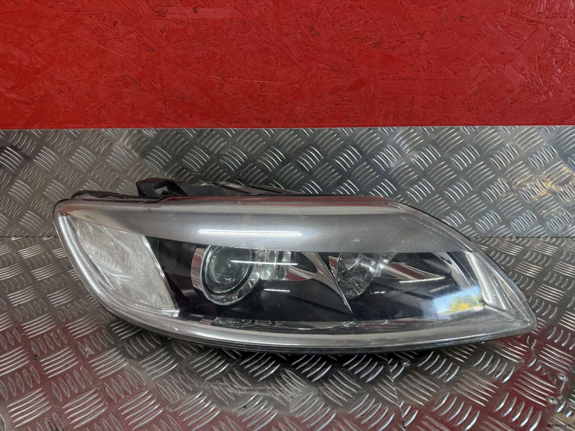 Pravý přední xenon Audi Q7 4L 4L0941030A 