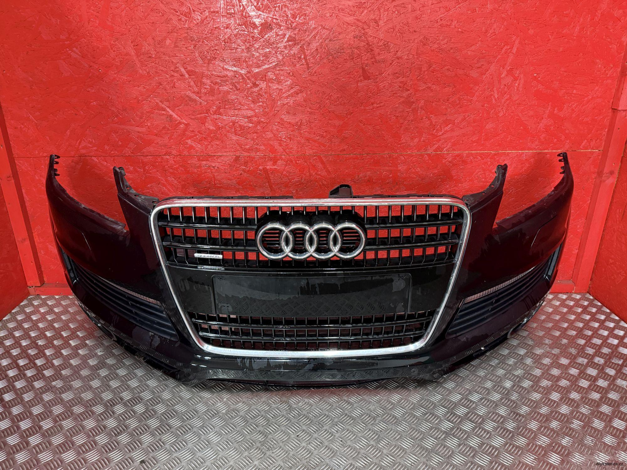 Přední nárazník Audi Q7 4L 4L0807437D - poškozený 