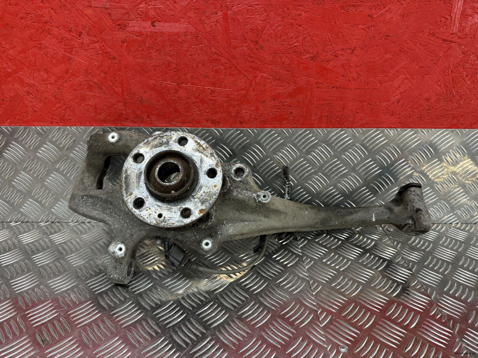 Pravá přední těhlice Audi 8K0407258G A6 4G A4 B8 A5
