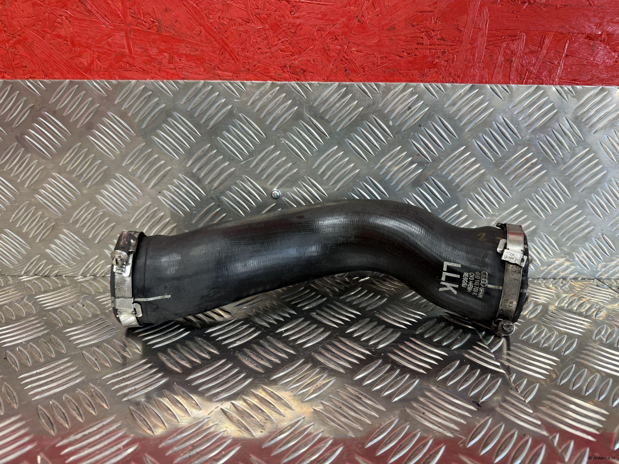 Levá hadice intercooleru Audi A8 D4 4H 4.2 TDI 4H0145709K