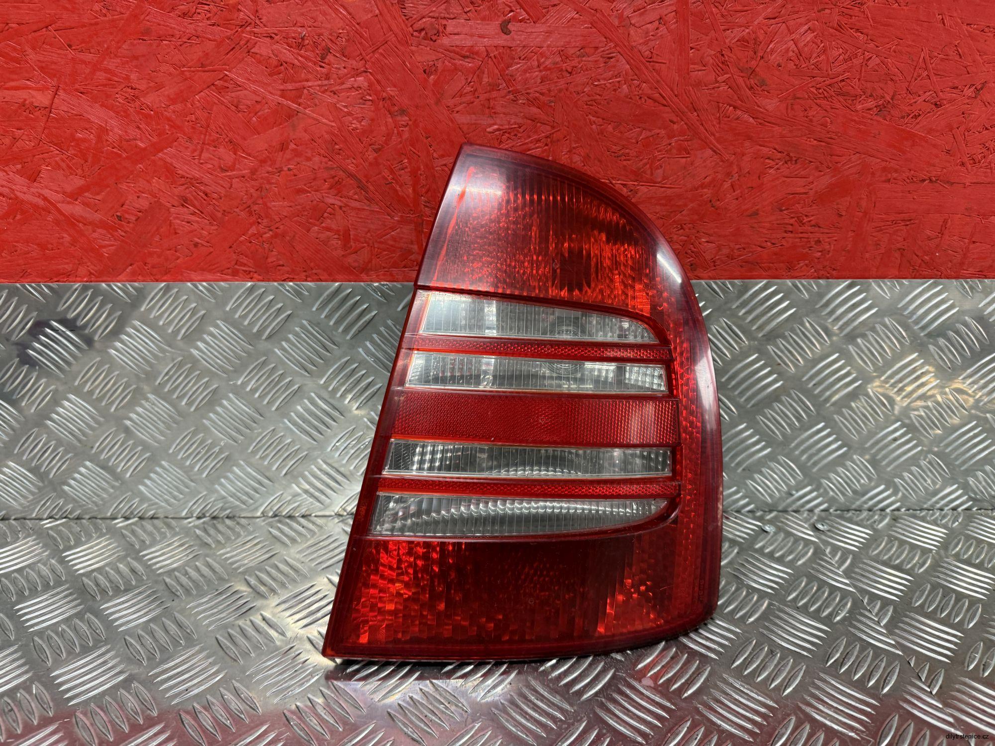 Pravé zadní světlo Škoda Superb 1 3U5945096