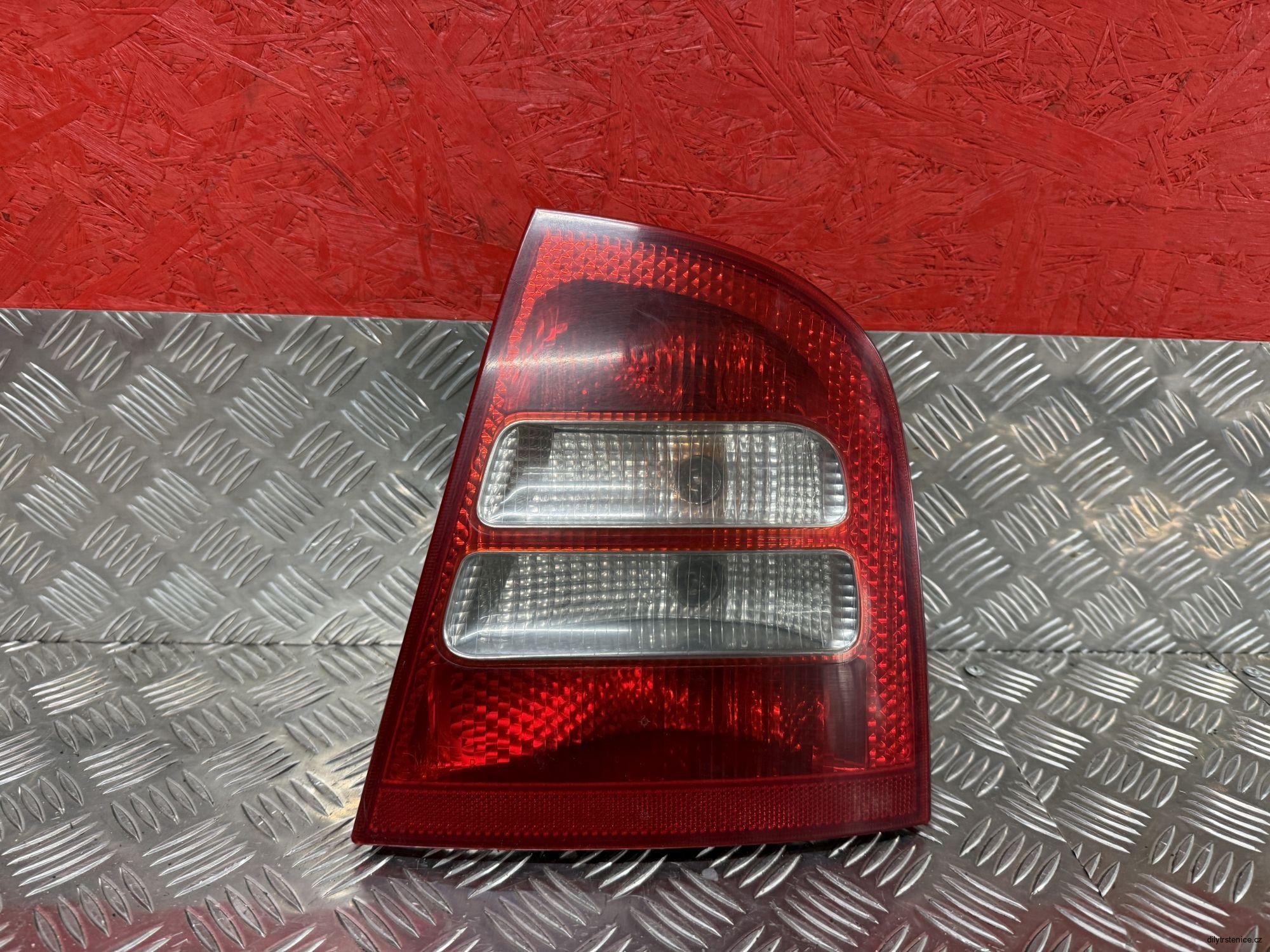 Pravé zadní světlo Škoda Octavia 1 sedan 1U6945096
