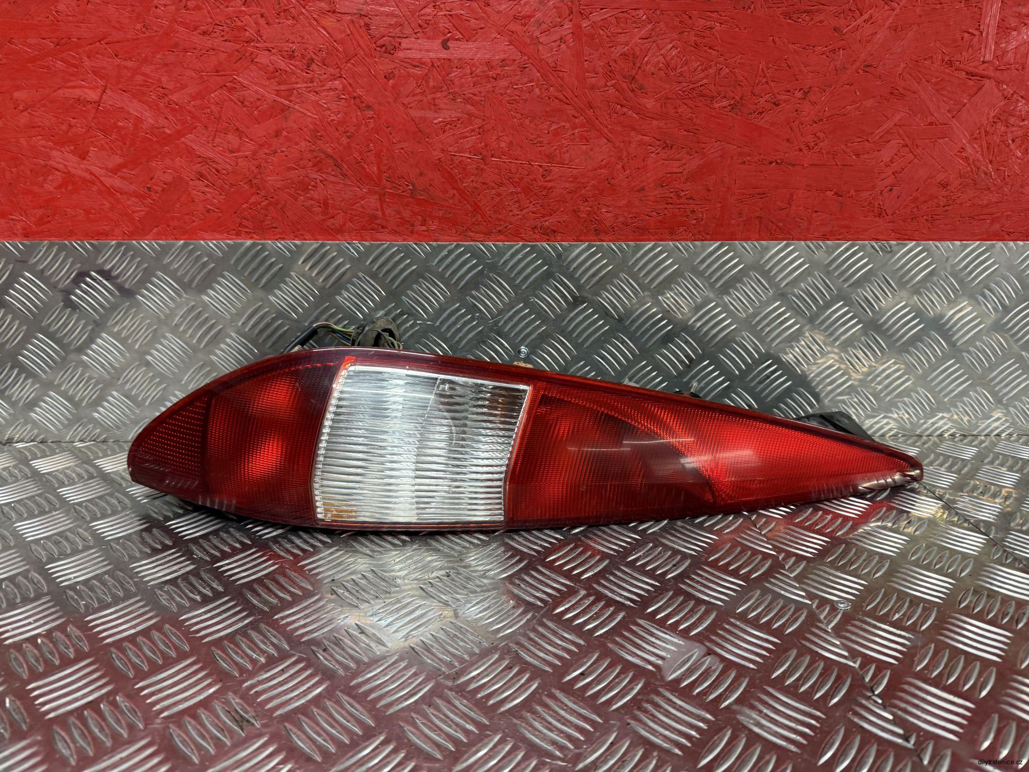 Levé zadní světlo Ford Mondeo MK3 combi 1S71-13405-C
