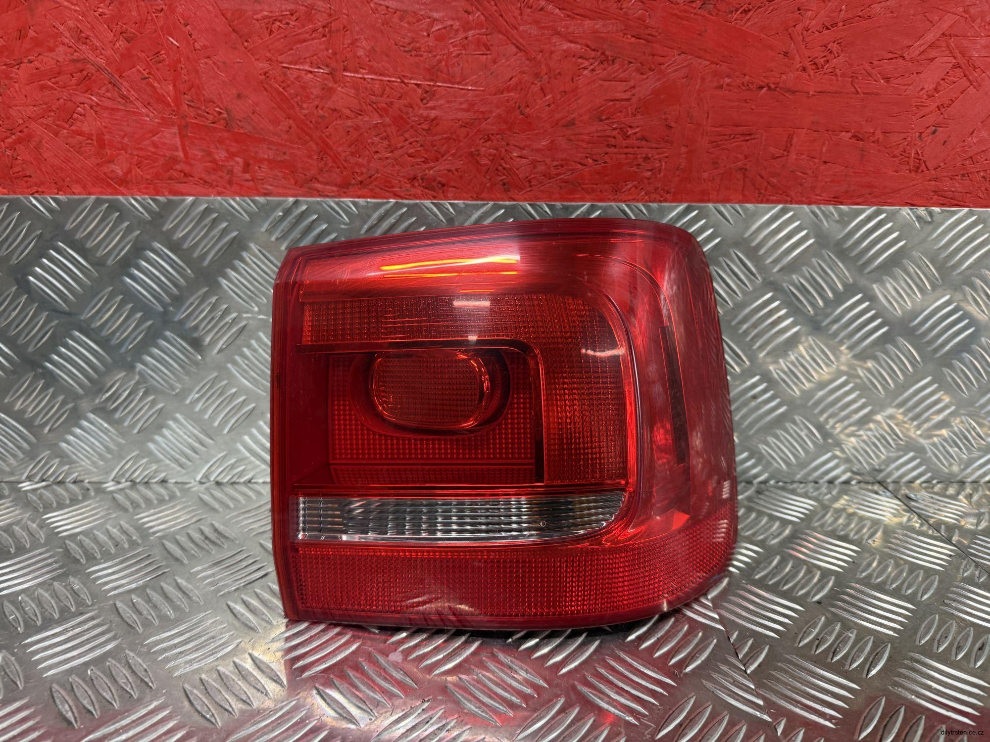 Pravé zadní vnější světlo Vw Touran 1T3 1T0945096R
