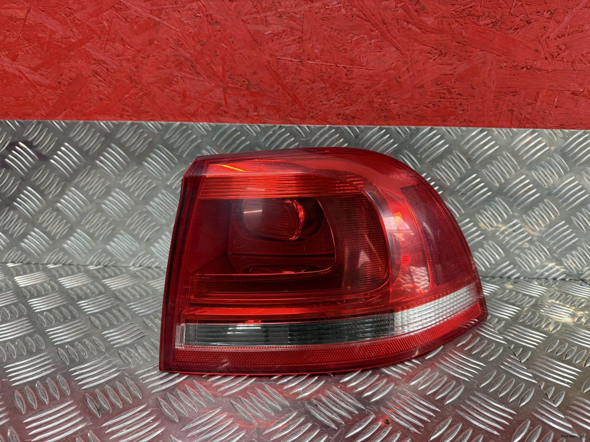 Pravé zadní světlo Vw Touareg 7P 7P6945096D