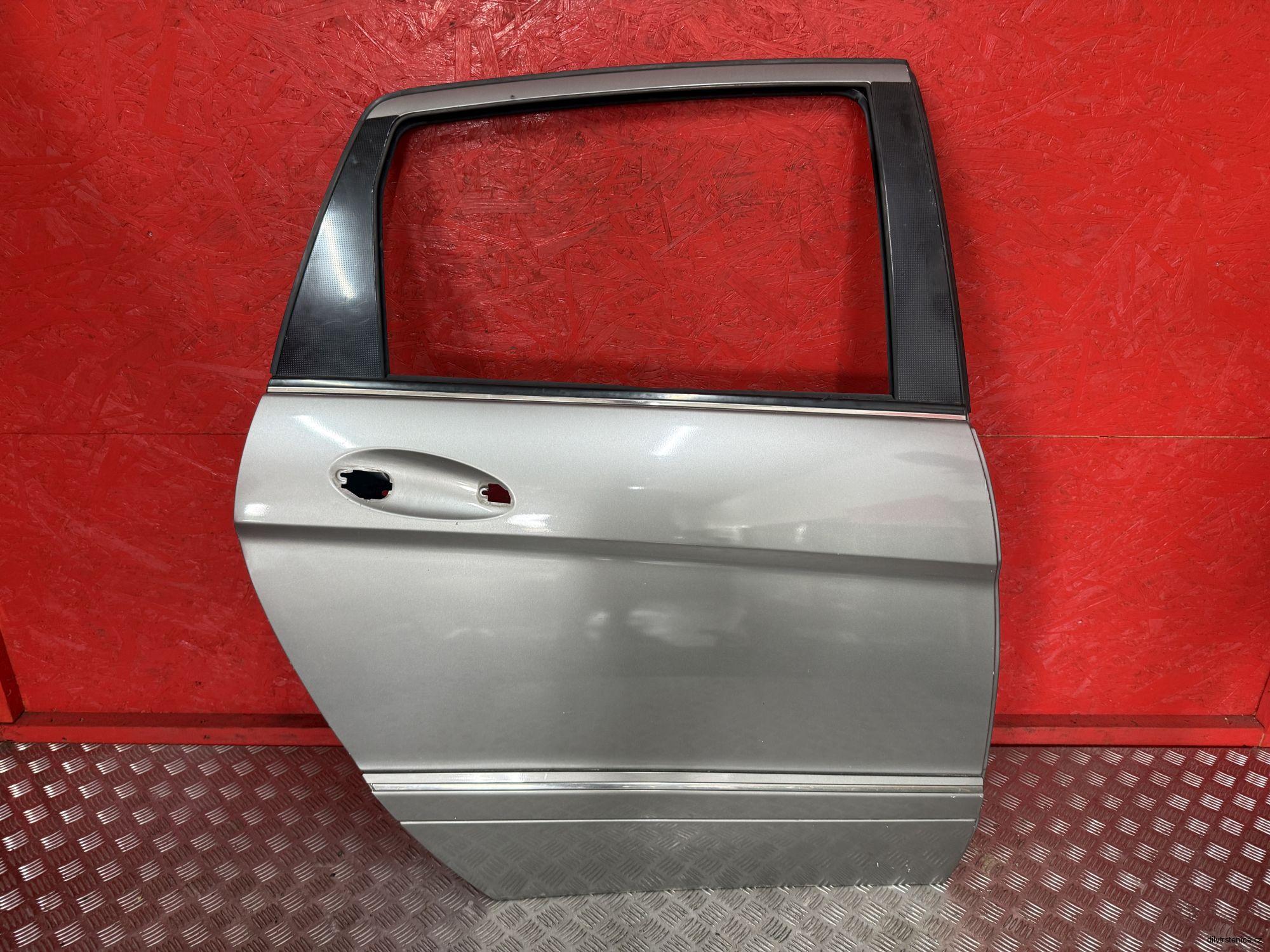 Pravé zadní dveře Mercedes B-Class W245