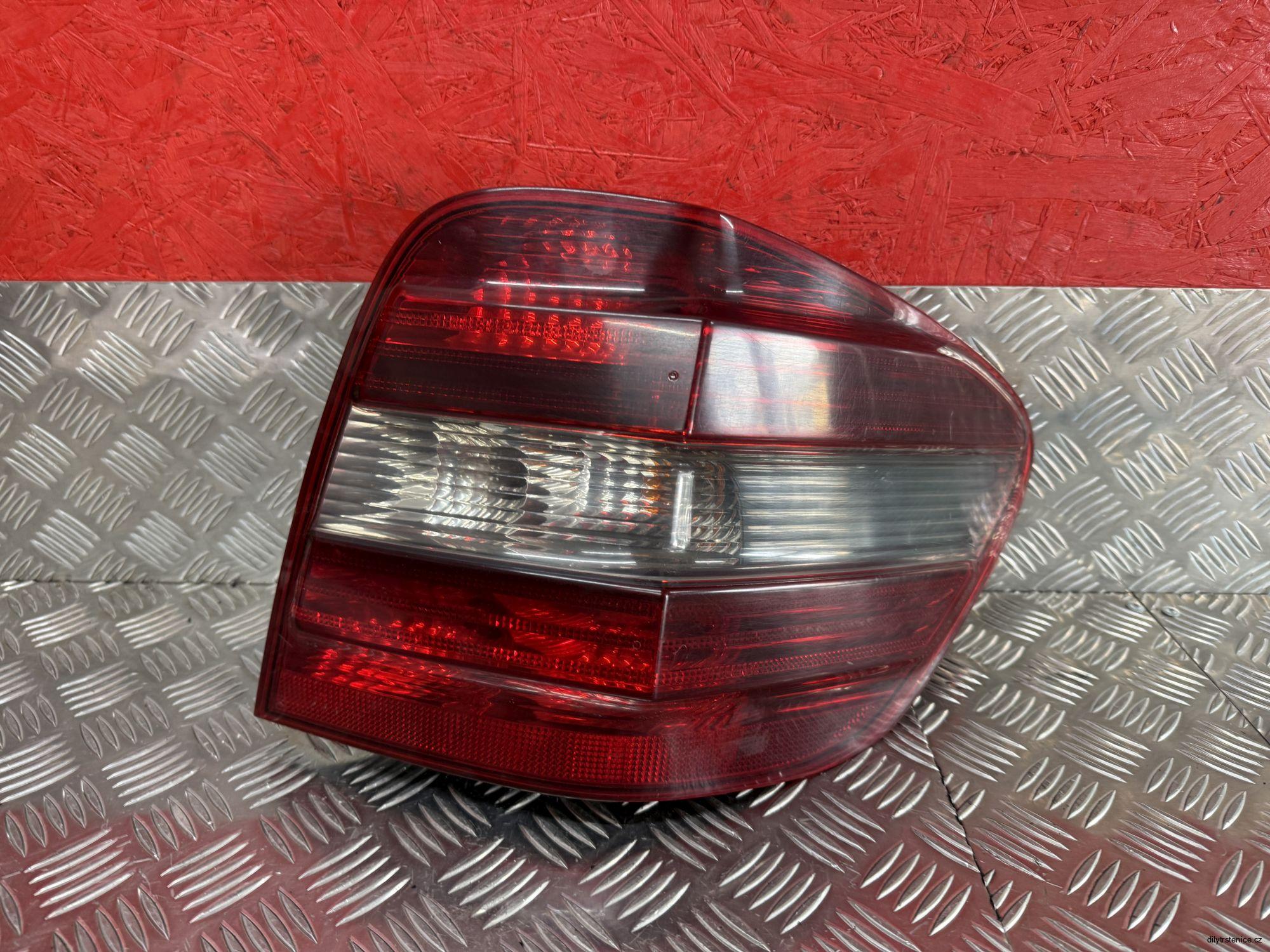 Pravé zadní světlo Mercedes W164 