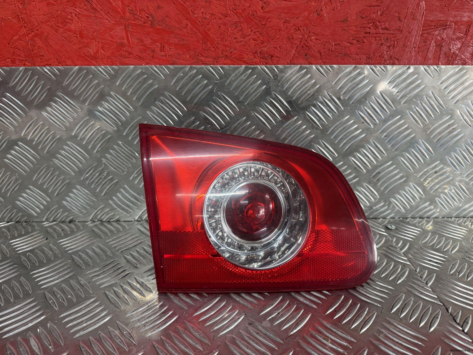 Levé zadní vnitřní světlo Vw Passat B6 combi 3C9945093