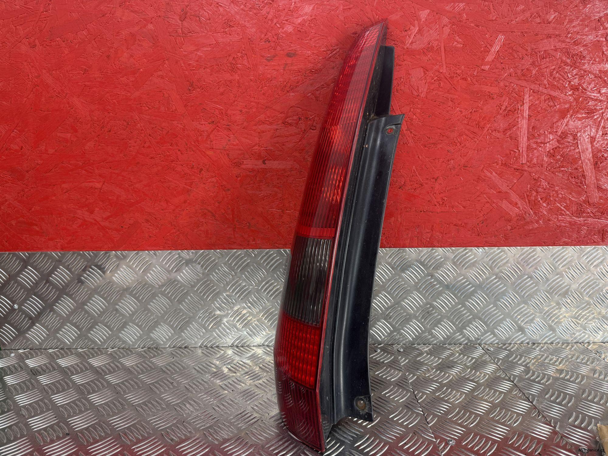 Levé zadní světlo Ford Fiesta MK5 2001-2005 20025748