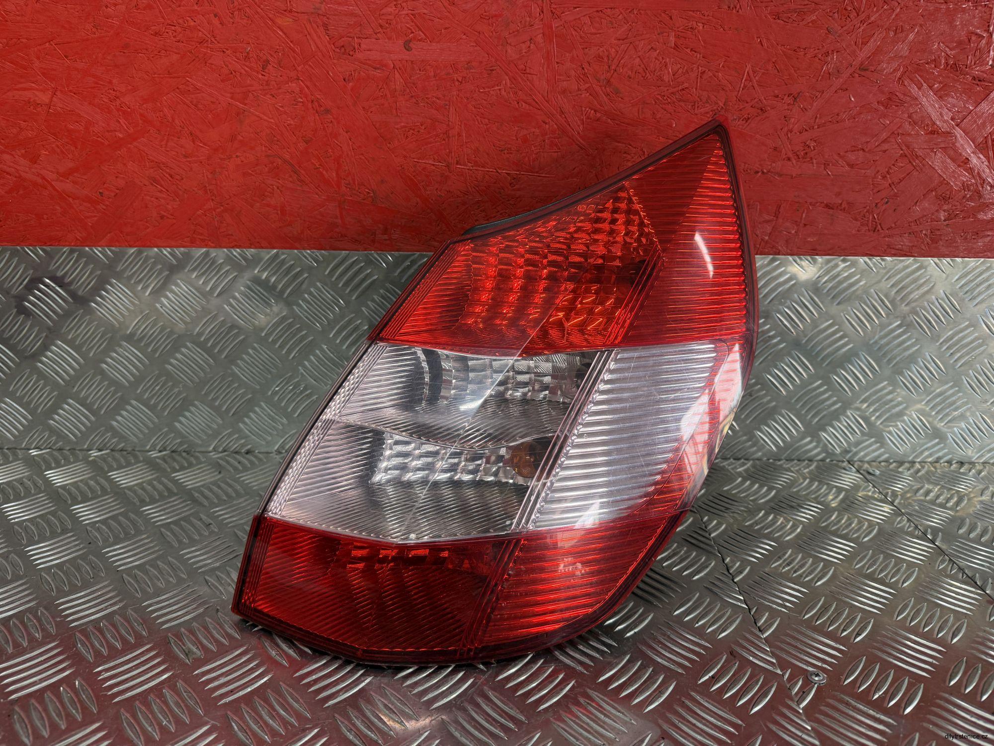 Pravé zadní světlo Renault Scenic II 8200127702