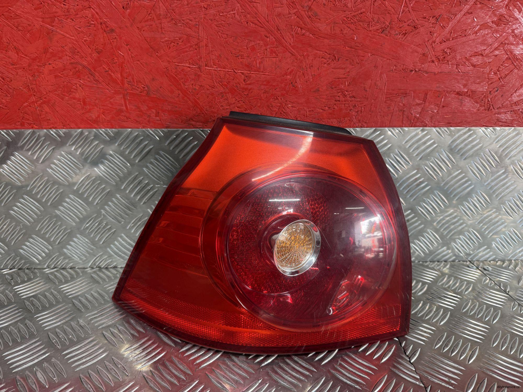 Levé zadní vnější světlo Vw Golf 5 hatchback 1K6945095