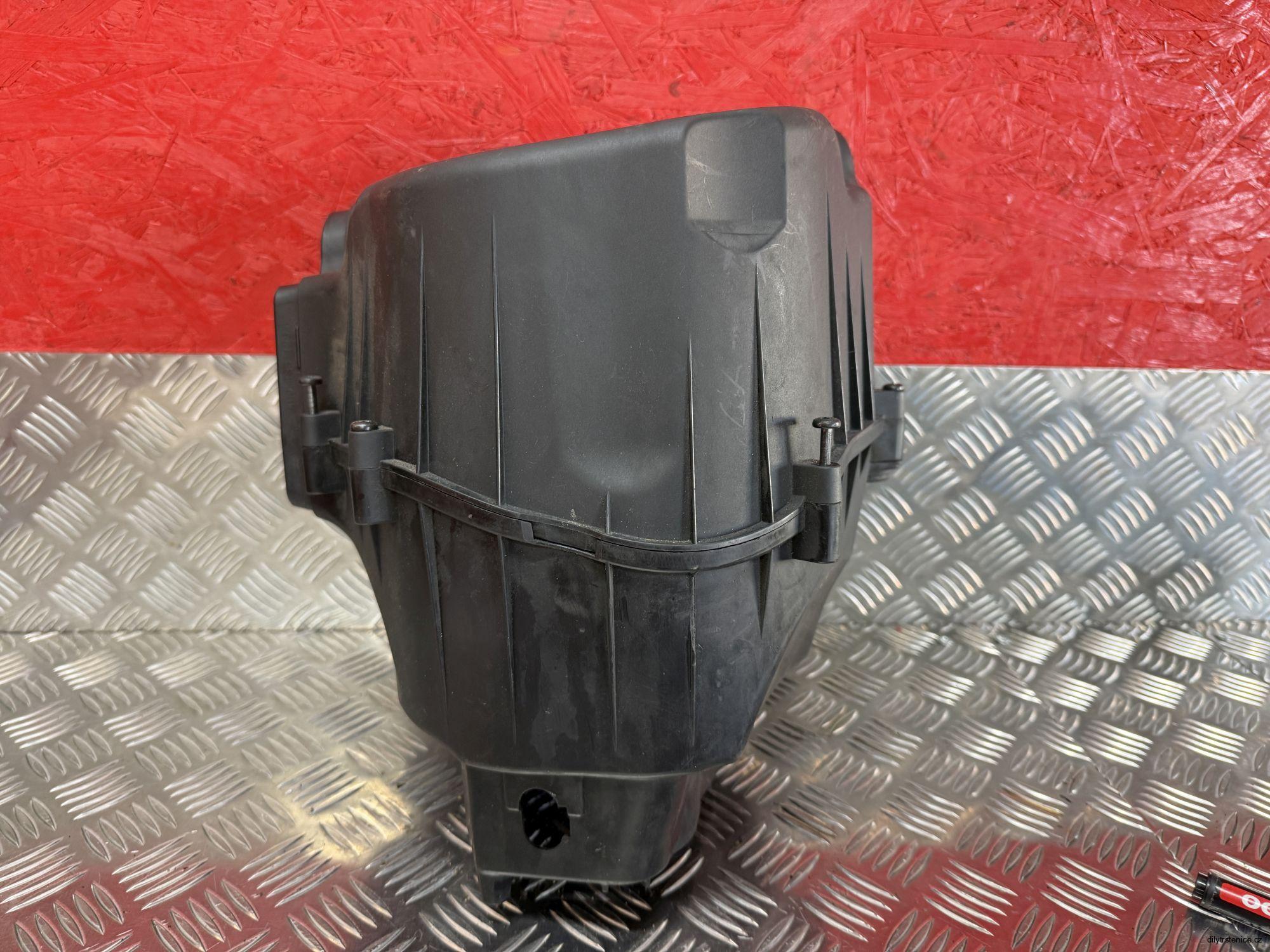 Levý filtr box Audi A8 D4 4.2 TDI 258KW CDSB 4H0133823