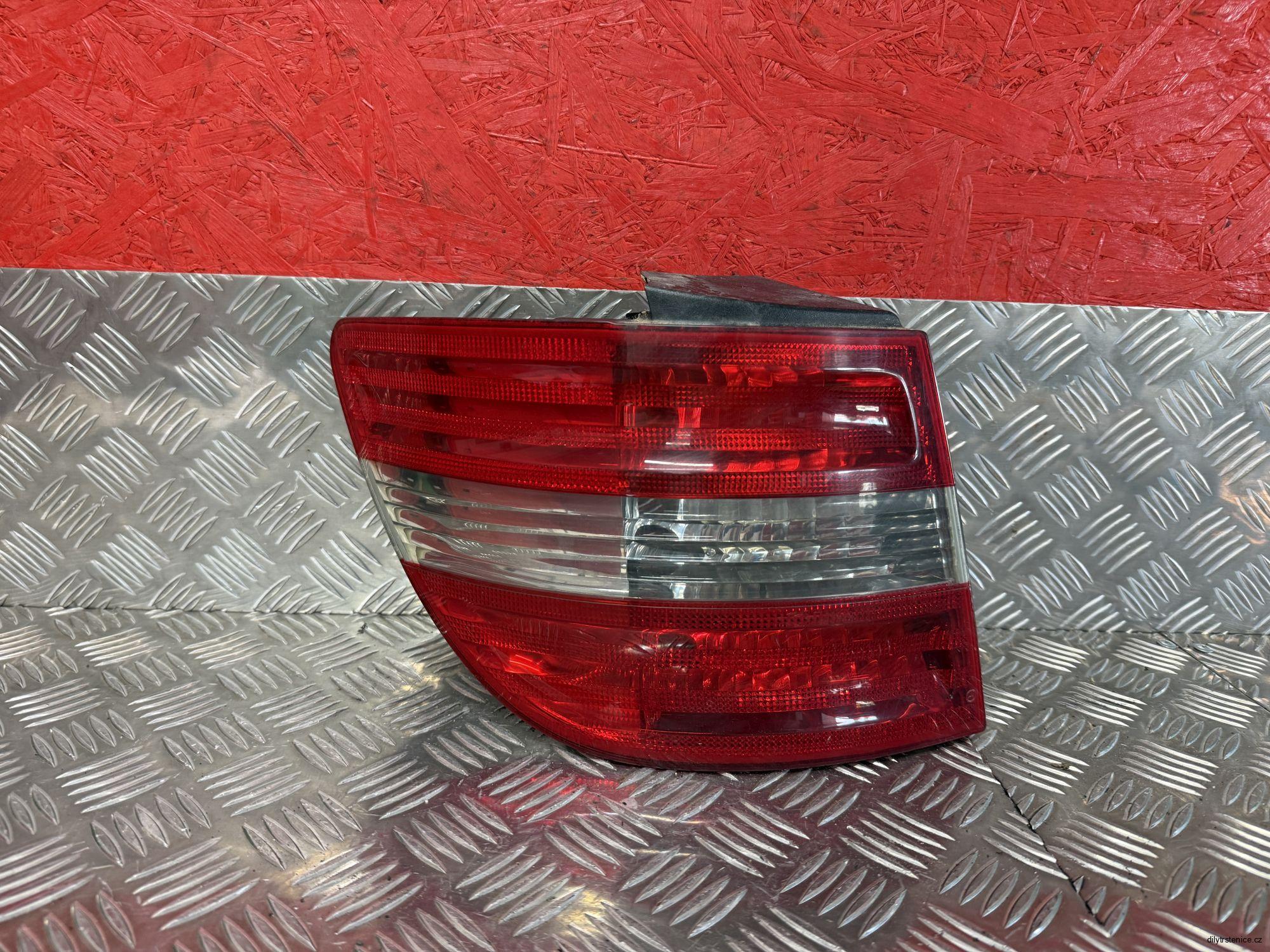 Levé zadní vnější světlo Mercedes B-Class W245 A1698202564