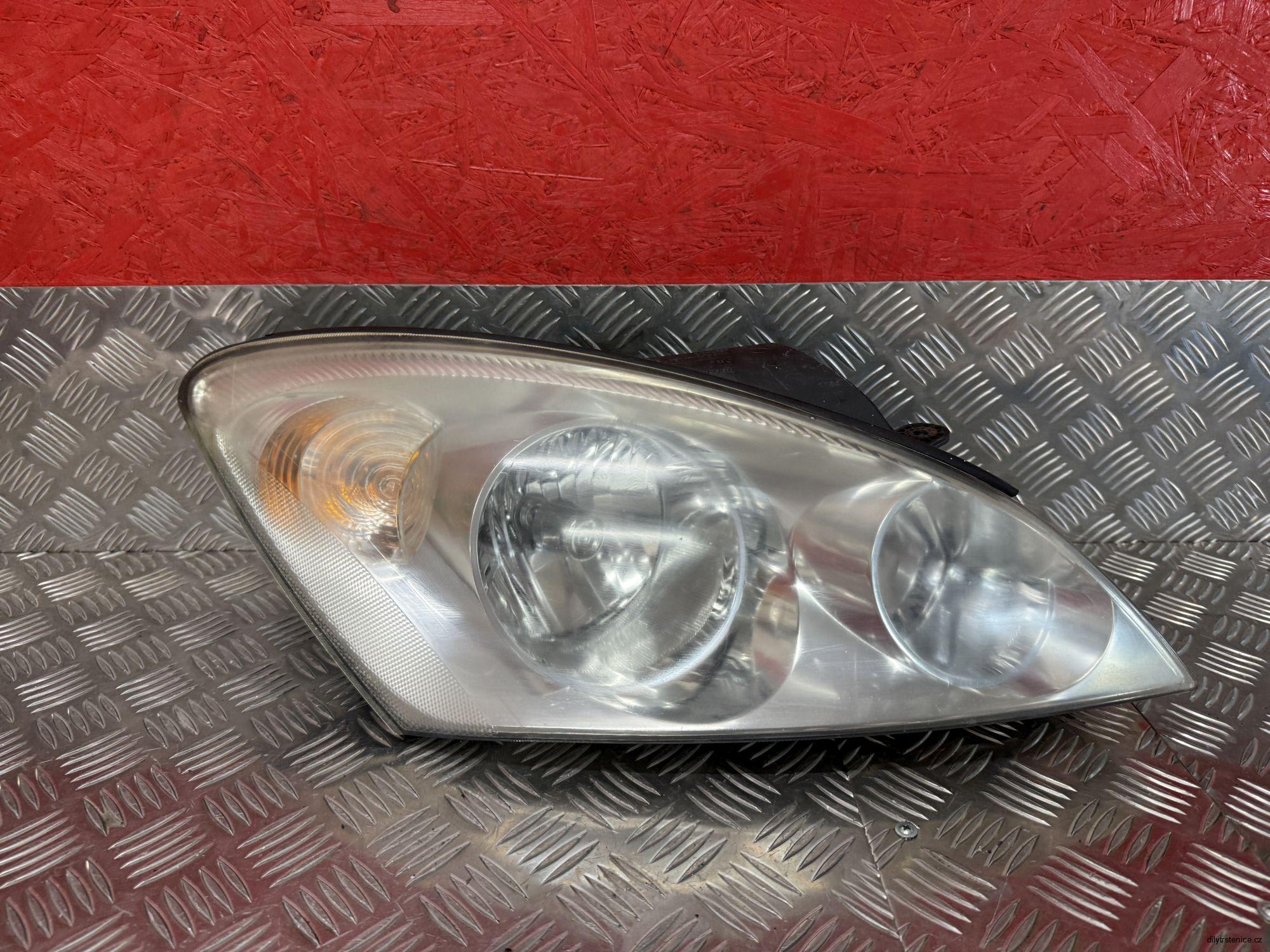 Pravé přední halogenové světlo Kia Ceed H1 H7 92102-1H0XX