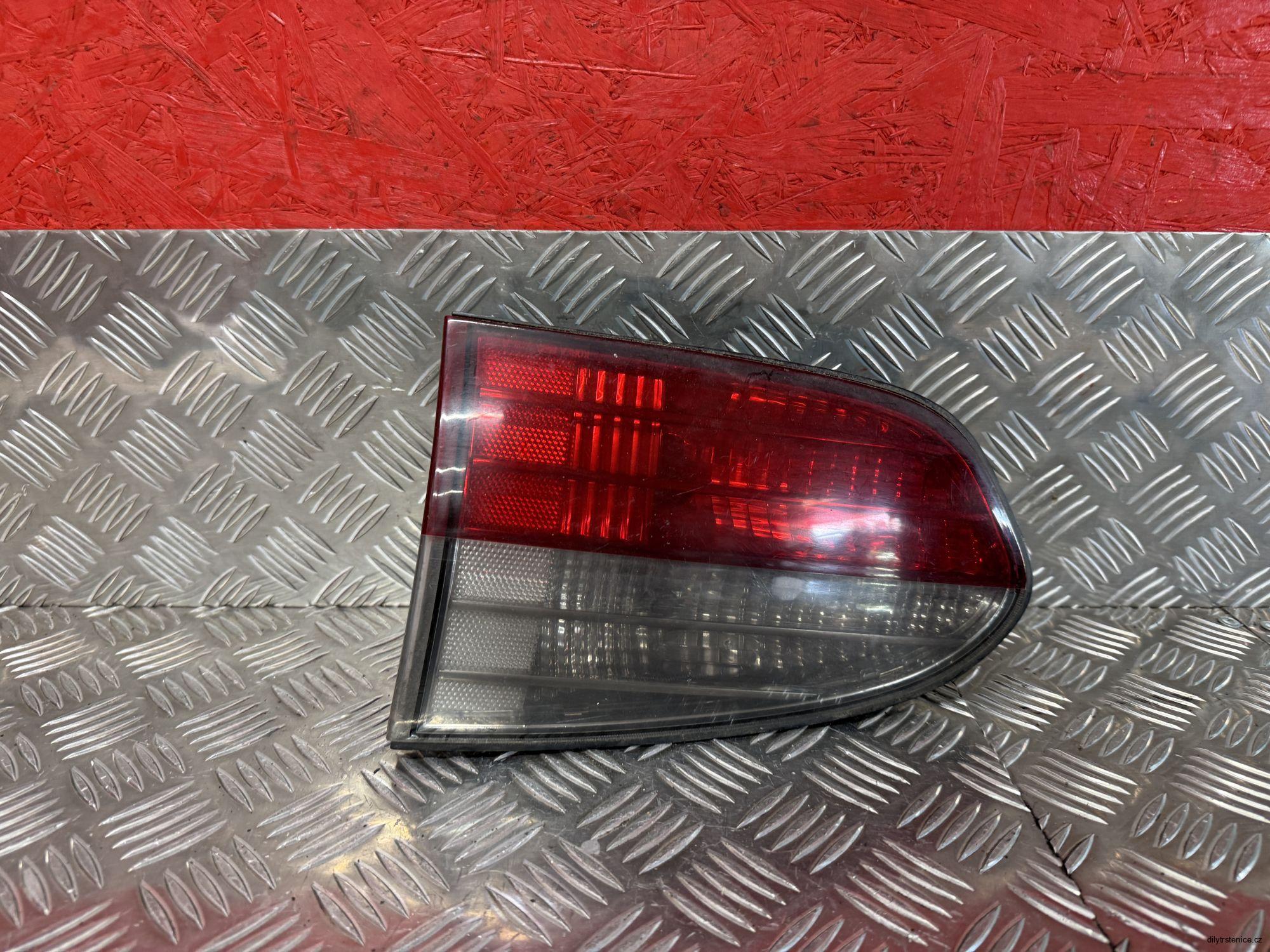 Pravé zadní vnitřní světlo Hyundai H1 92406-4A61
