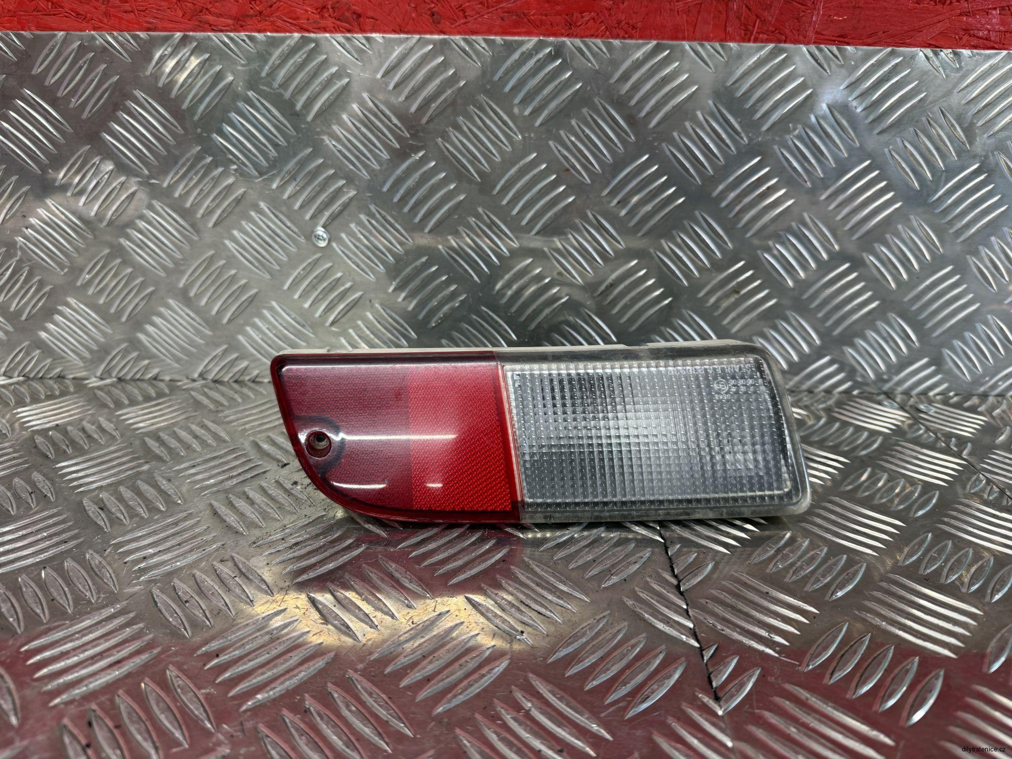 Pravé zadní mlhové světlo Suzuki Ignis II P3053R