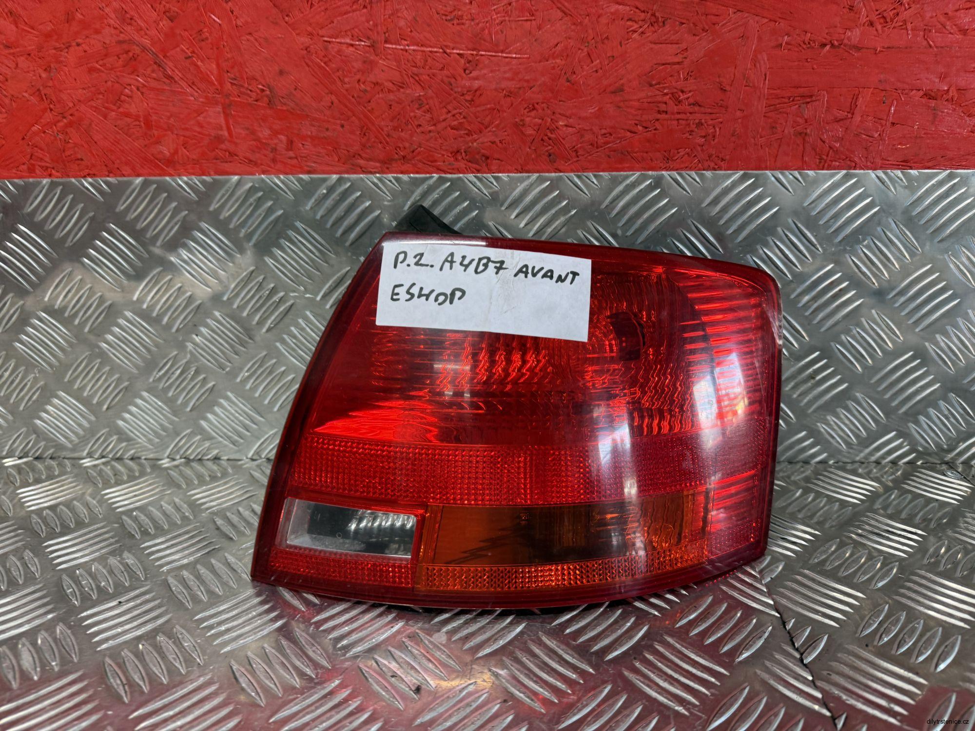 Pravé zadní vnější světlo Audi A4 B7 combi 8E9945096C