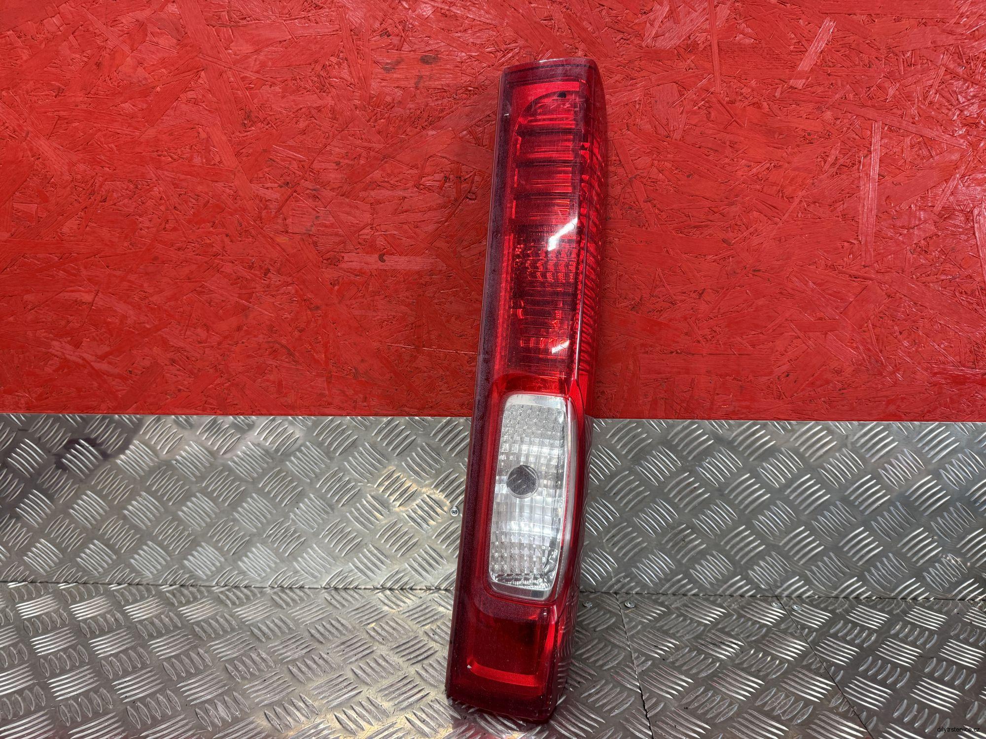 Pravé zadní světlo Renault Trafic II / Opel Vivaro 8200415251 93854432