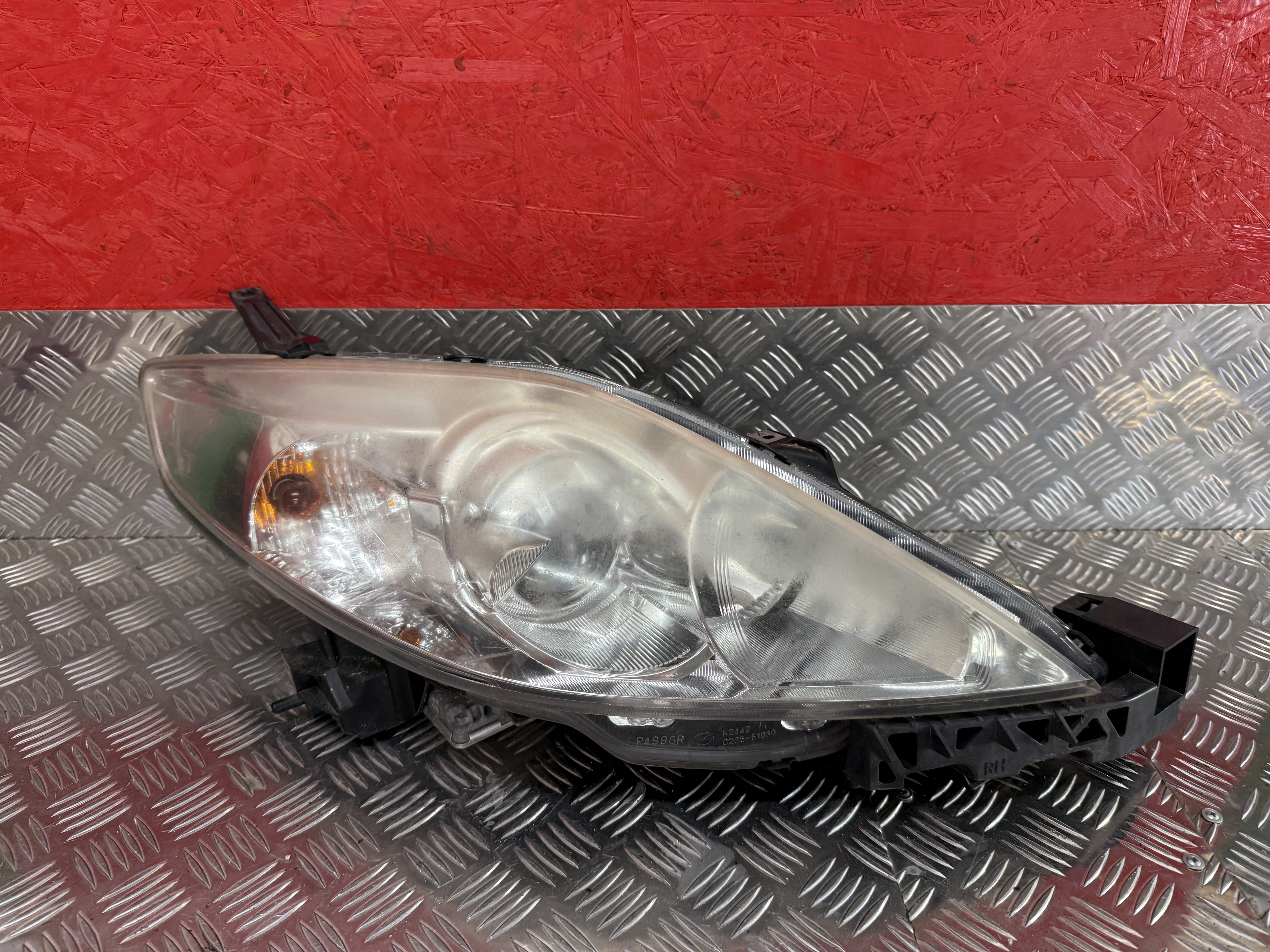 Pravý přední xenon Mazda 5 P5117R