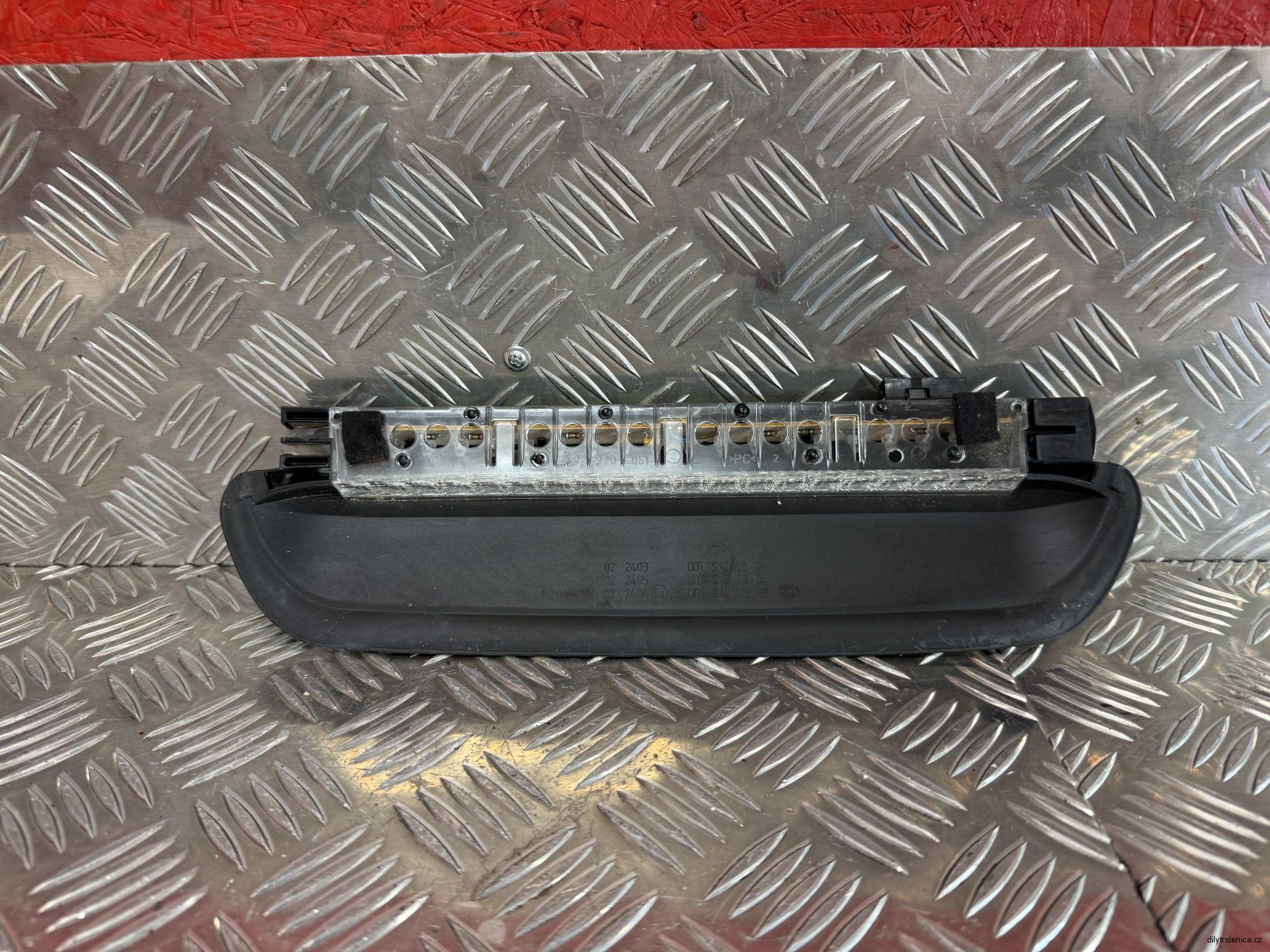 Třetí brzdové světlo BMW E46 sedan 63258386965
