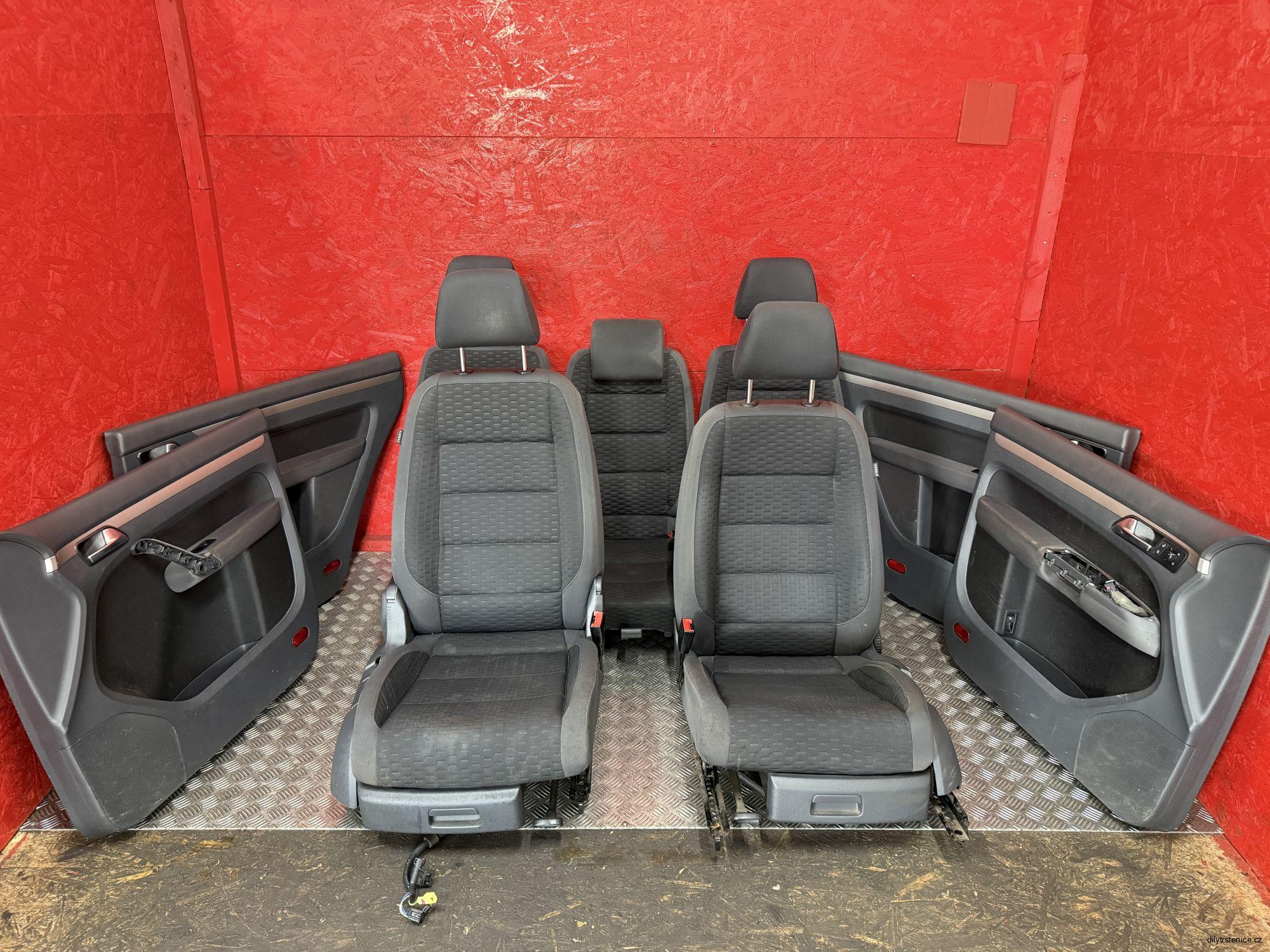 Sedačky látkové Vw Touran 1T2 facelift - vyhřívané, manuální 