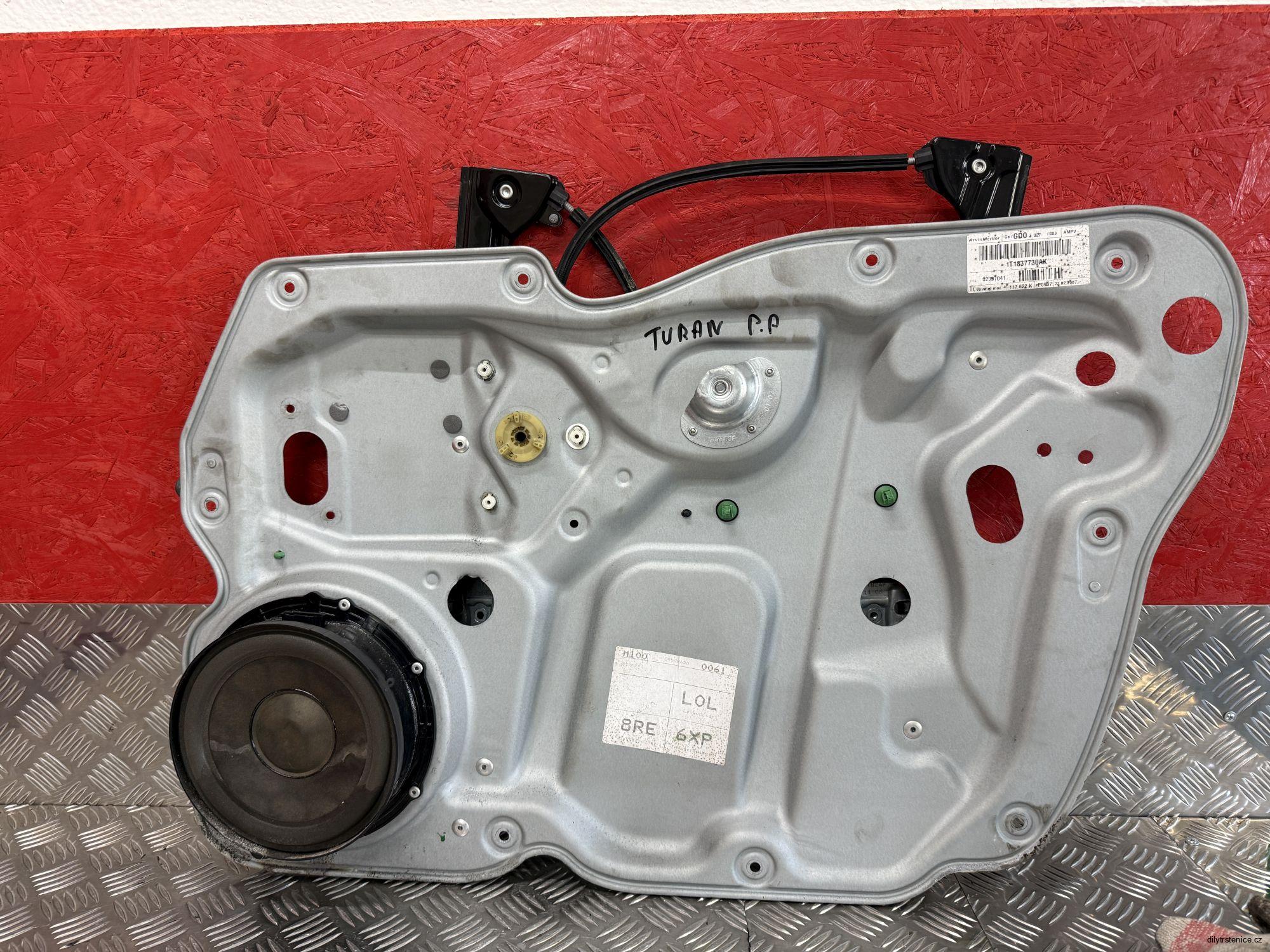 Pravá přední stahovačka Vw Touran 1T1837730AK 