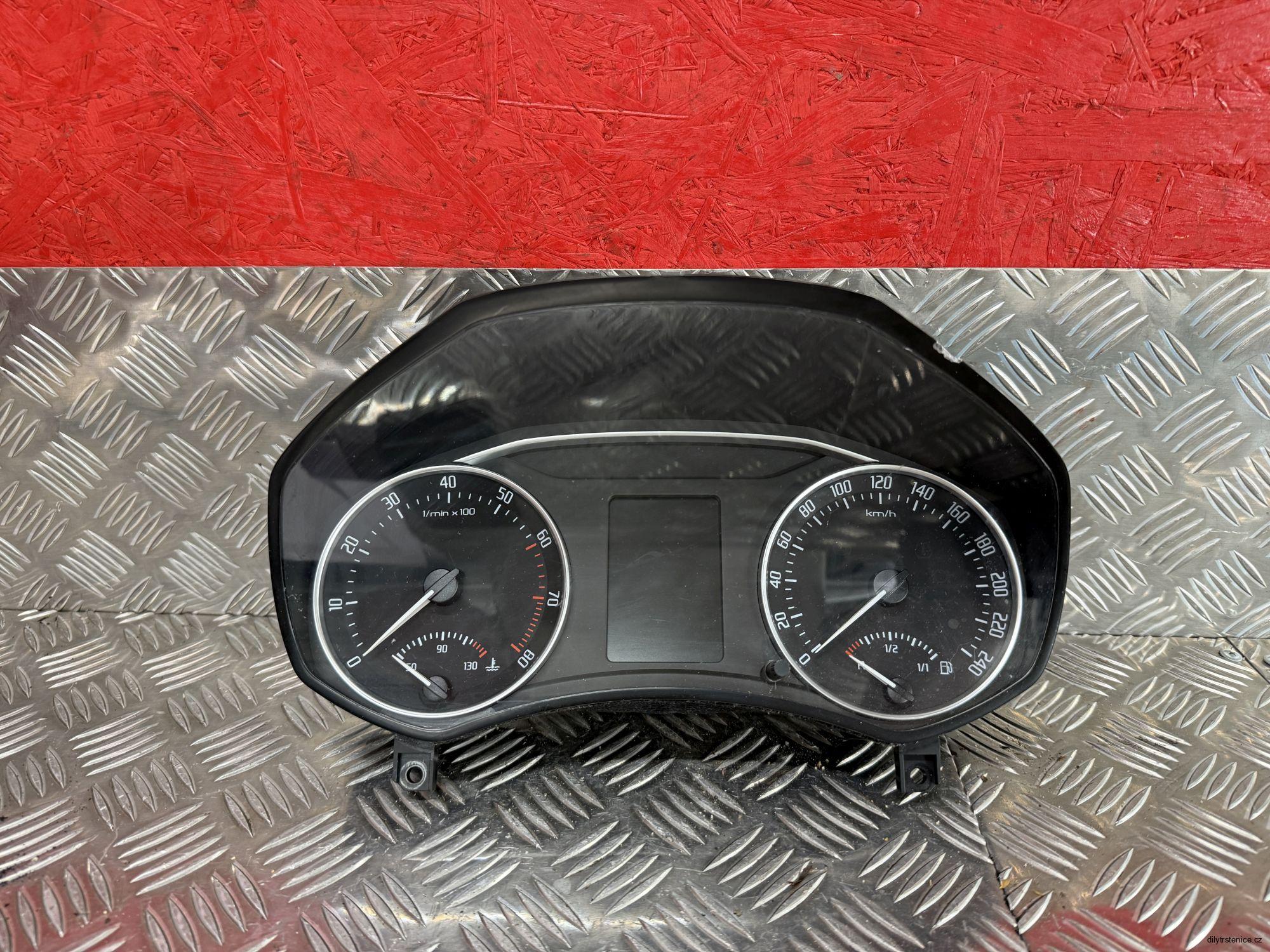 Přístrojová deska / budíky Škoda Octavia 2 facelift benzin 1Z0920843B