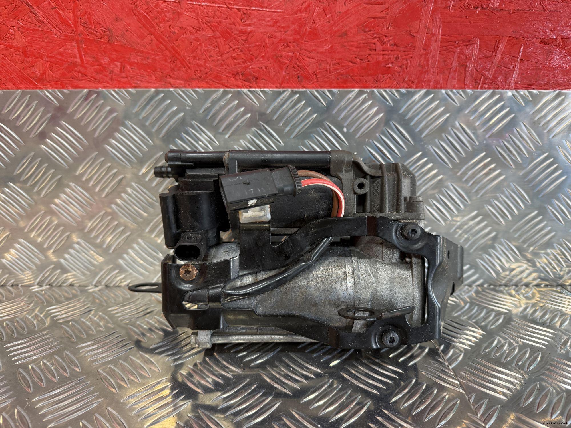 Kompresor vzduchového podvozku Mercedes C W205, E W213 A2133200104