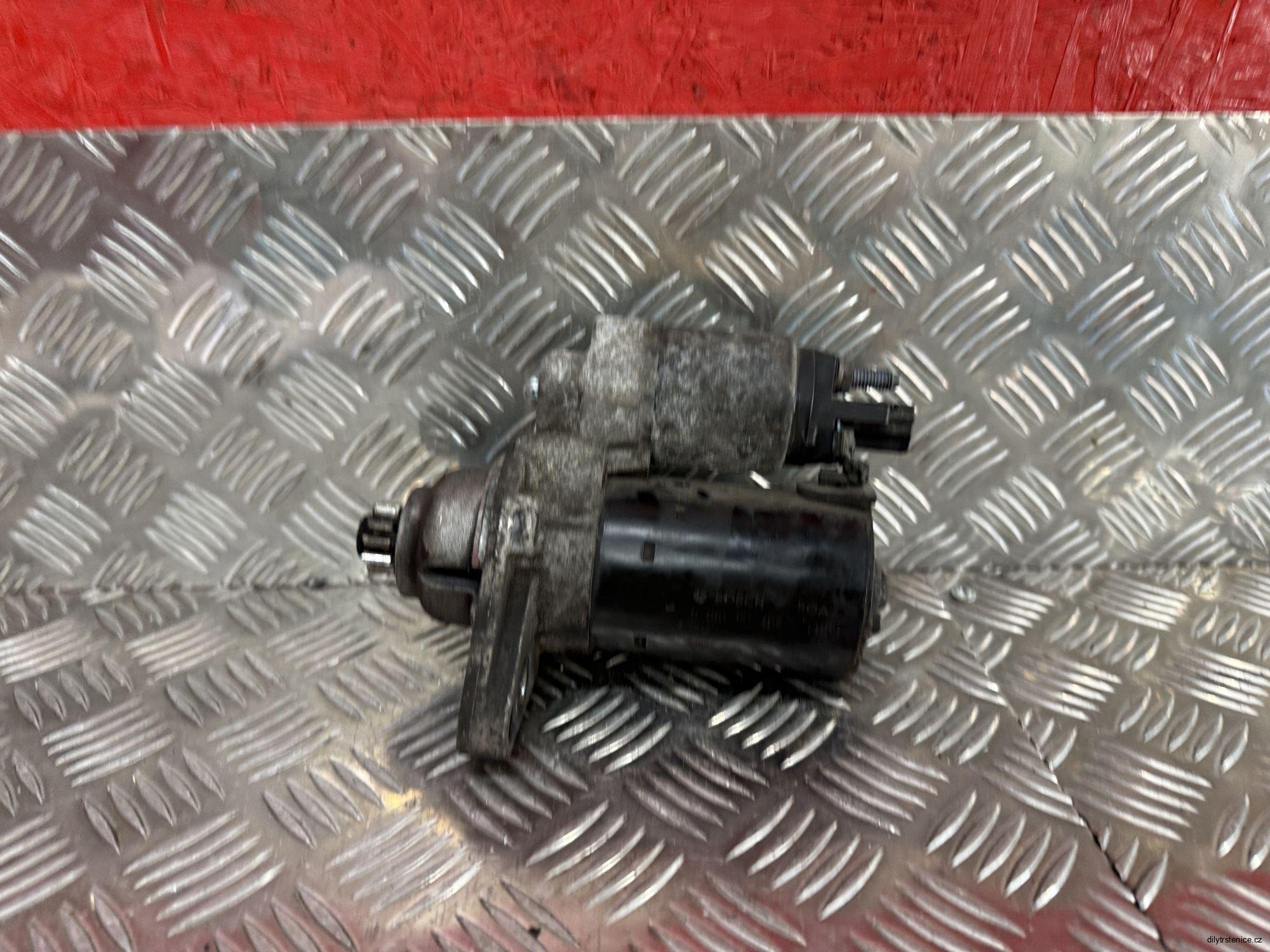 Startér 02Z911023E