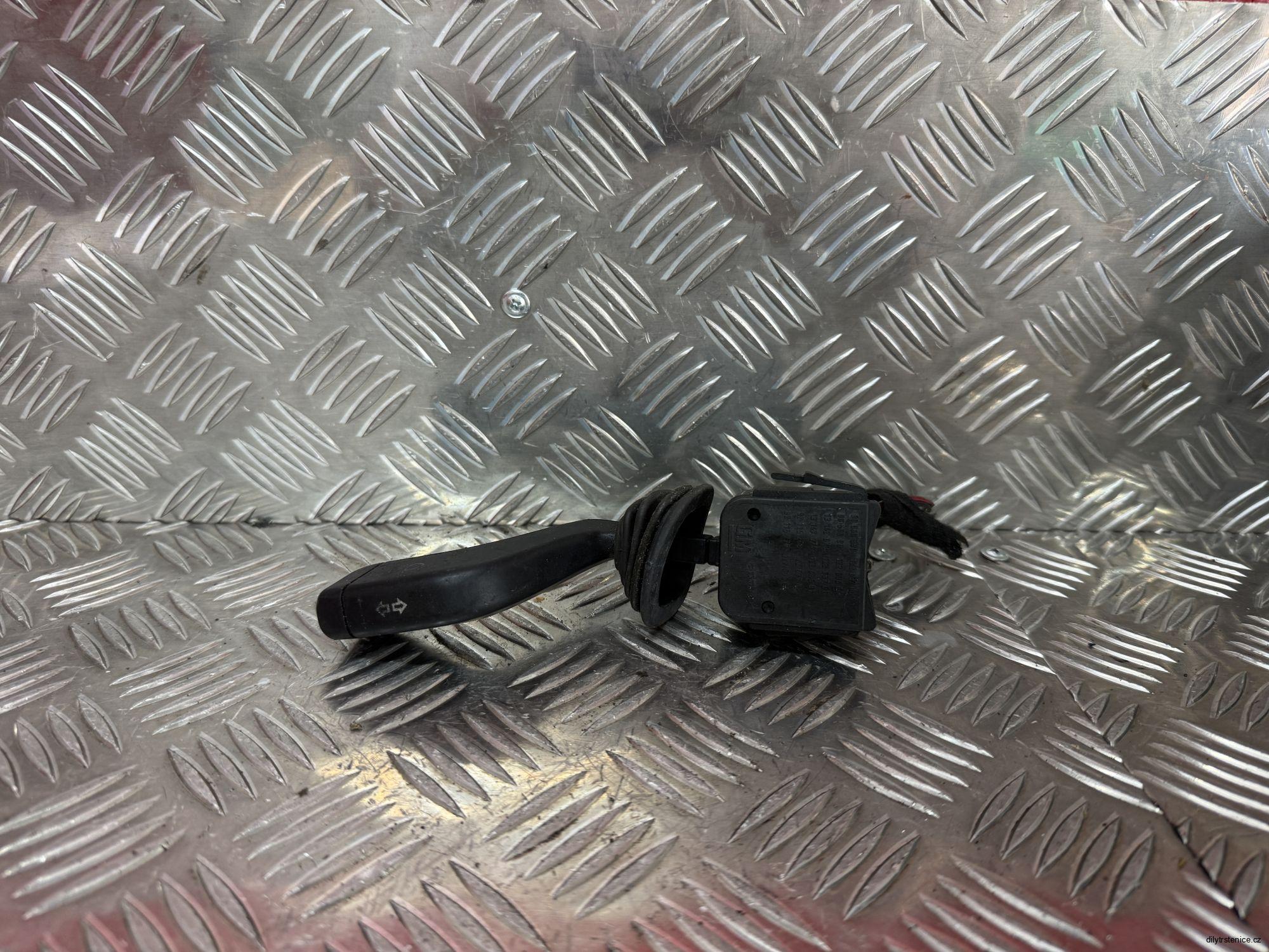Páčka stěračů levá 90550990 Opel 