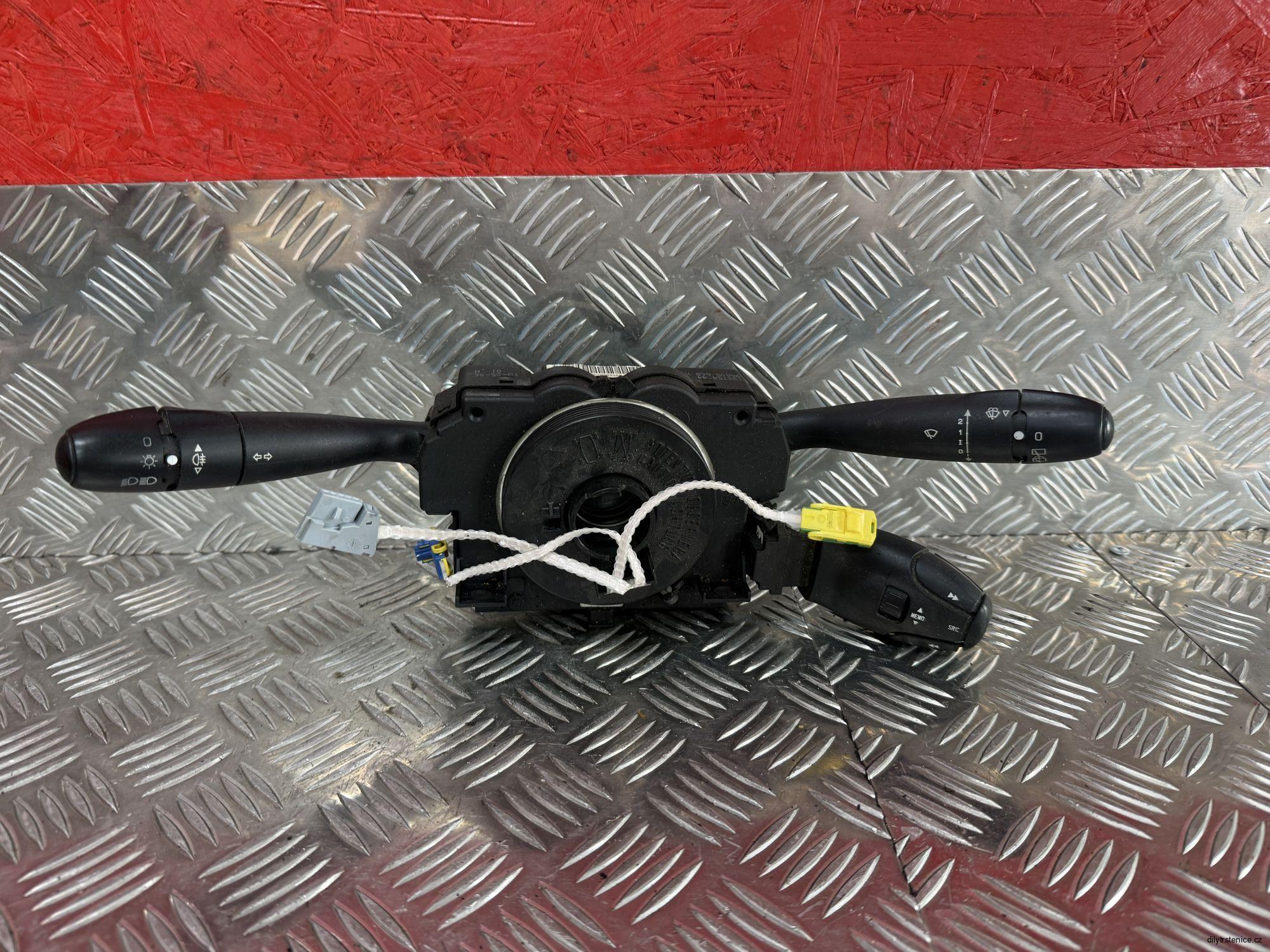 Páčky blikačů a stěračů Citroen Berlingo II 96605668XT