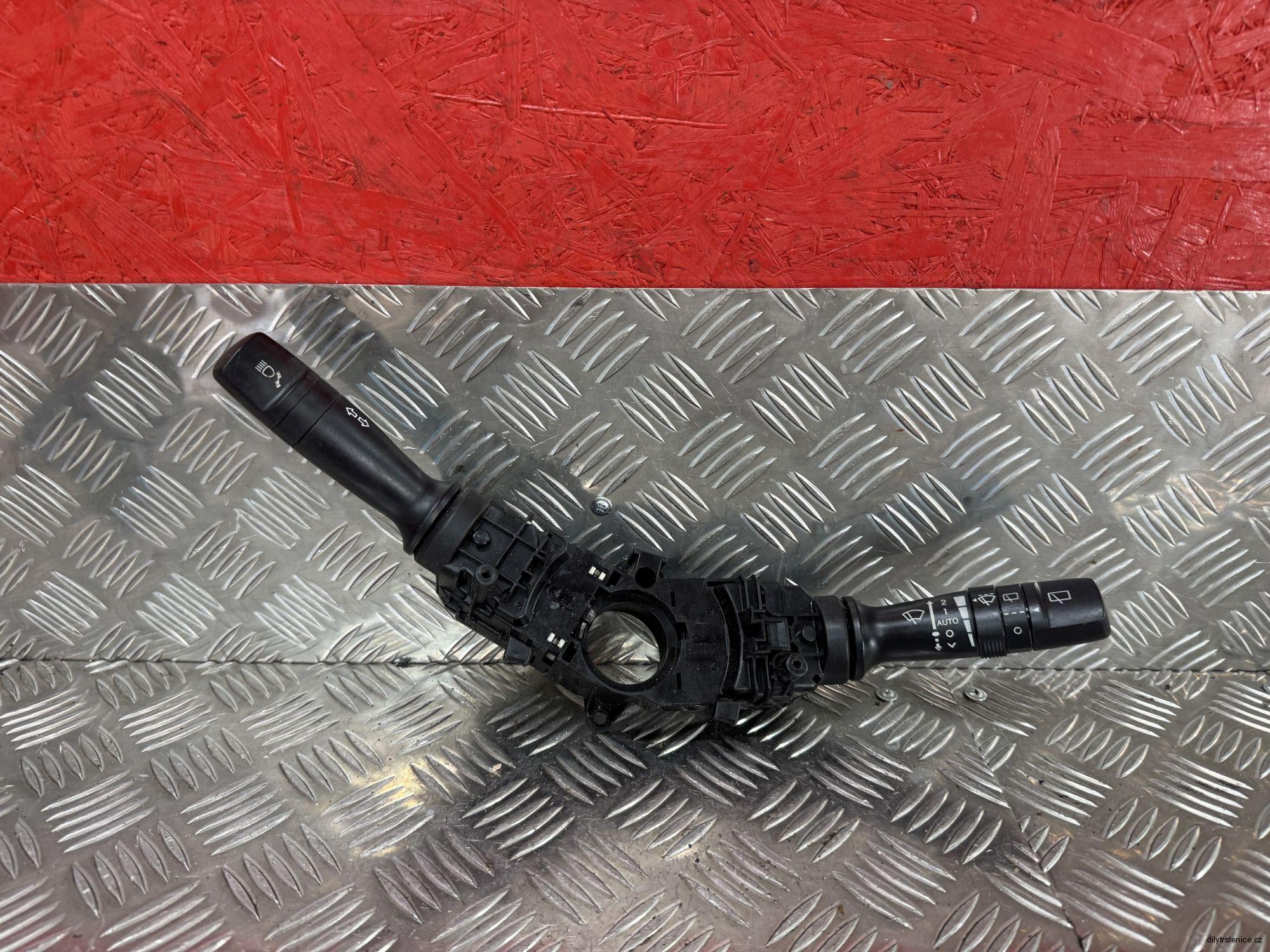 Páčky blikačů a stěračů Hyundai I40 93410-3Z000 93420-2Y660