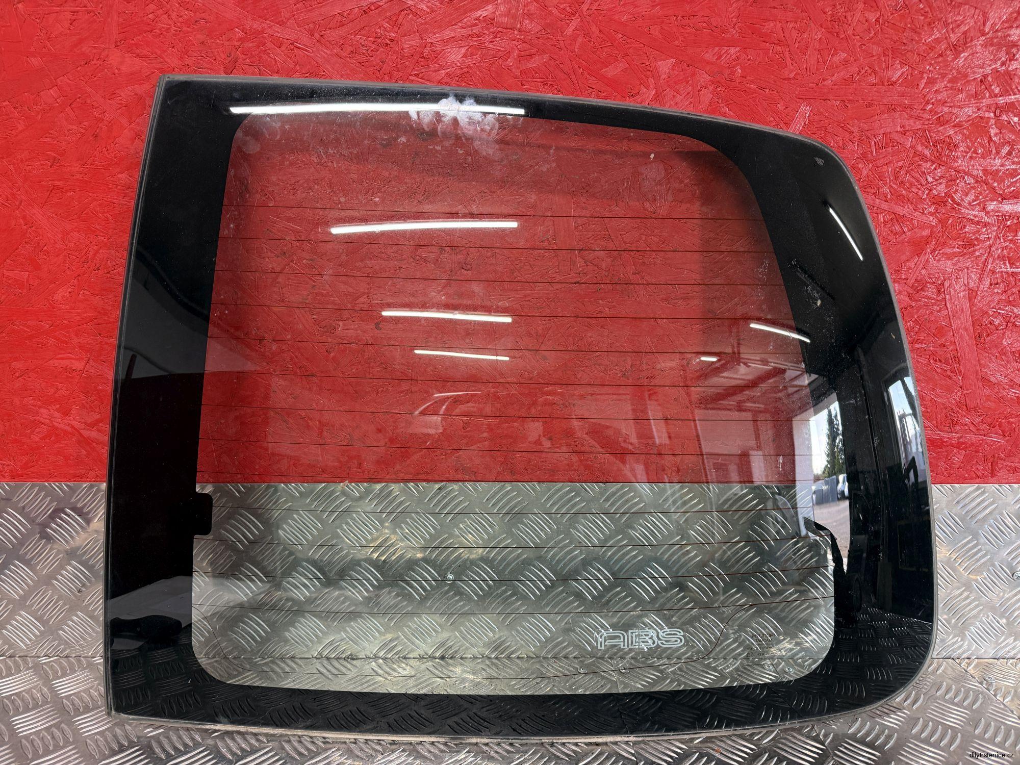 Pravé zadní sklo pátých dveří Hyundai H1 