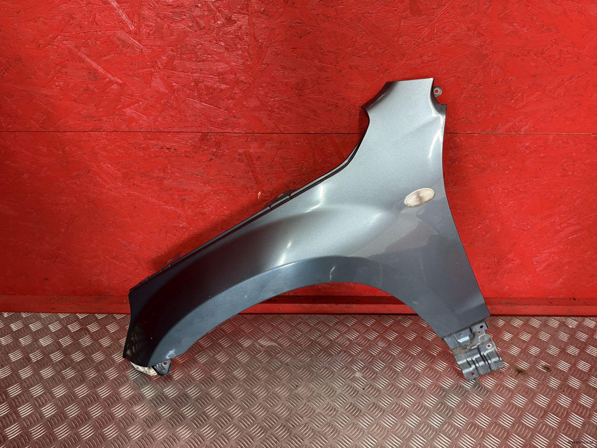 Levý přední blatník Suzuki Grand Vitara II ZY4 2005-2014