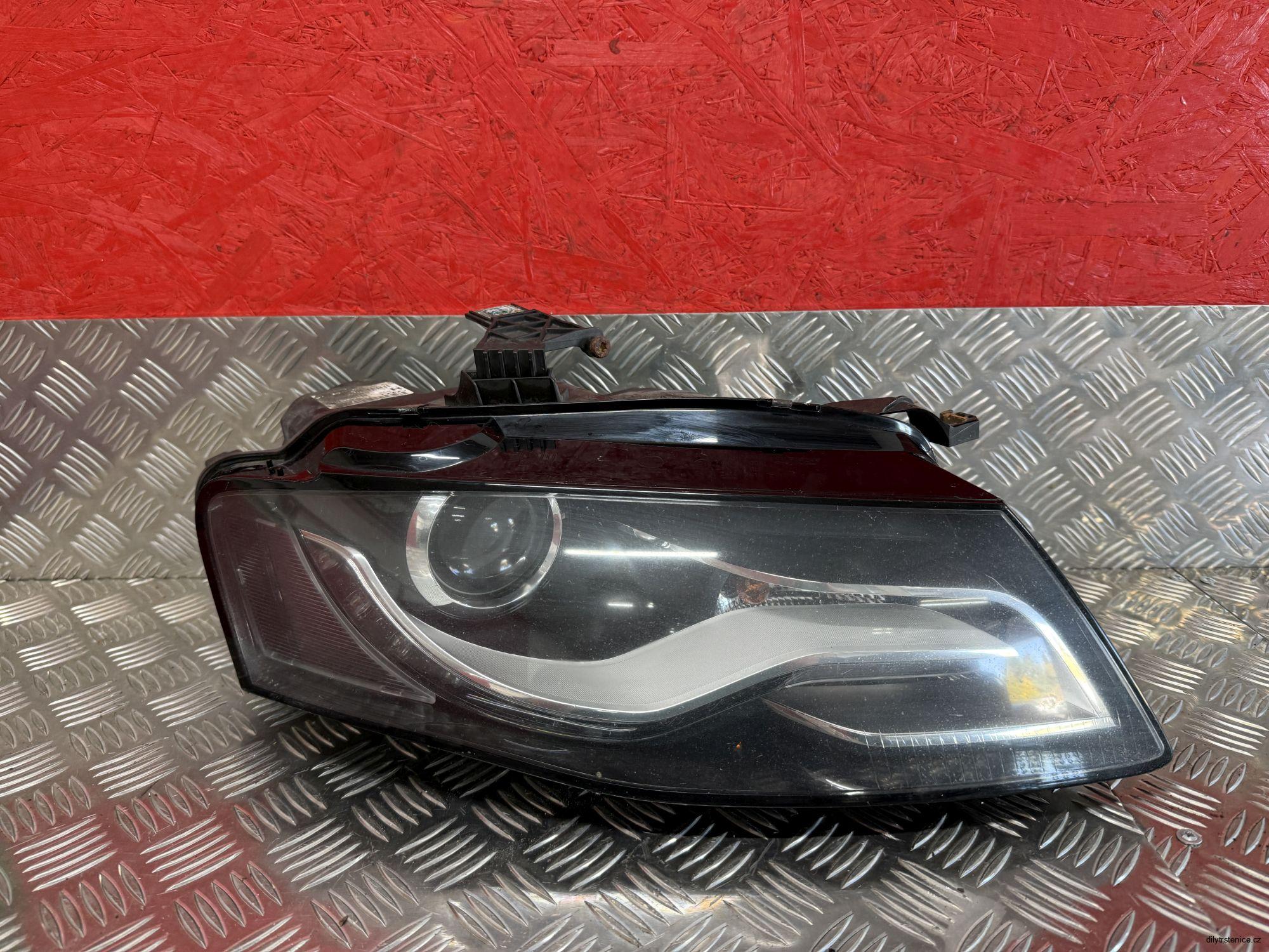 Pravý Bi-Xenon Audi A4 B8 2008-2012 8K0941004C