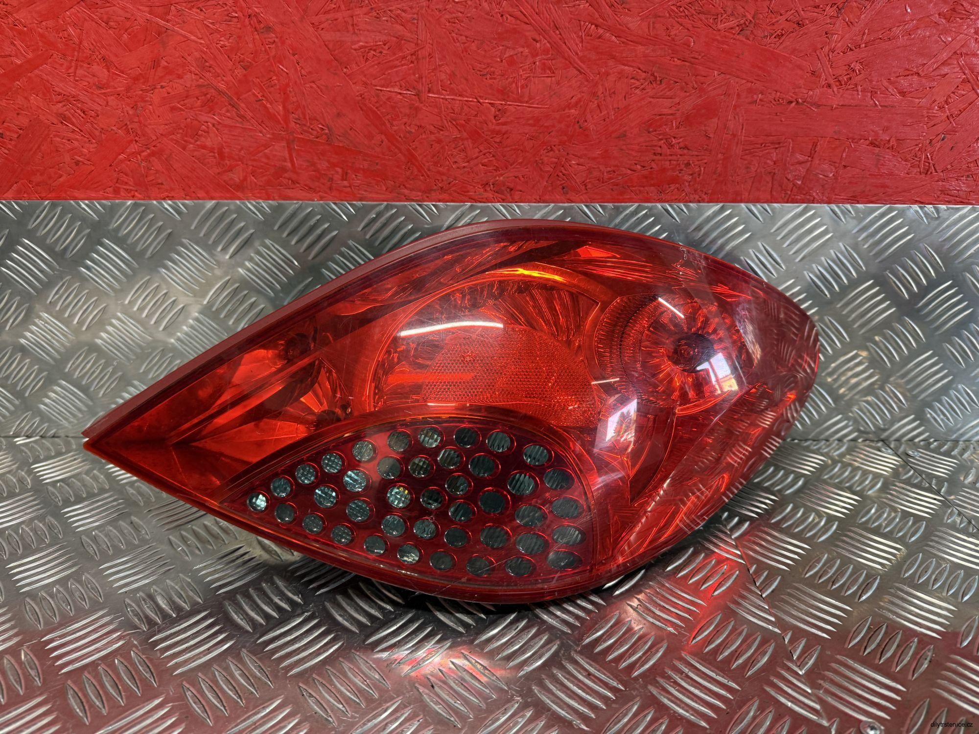 Pravé zadní světlo Peugeot 207 9649986580-03