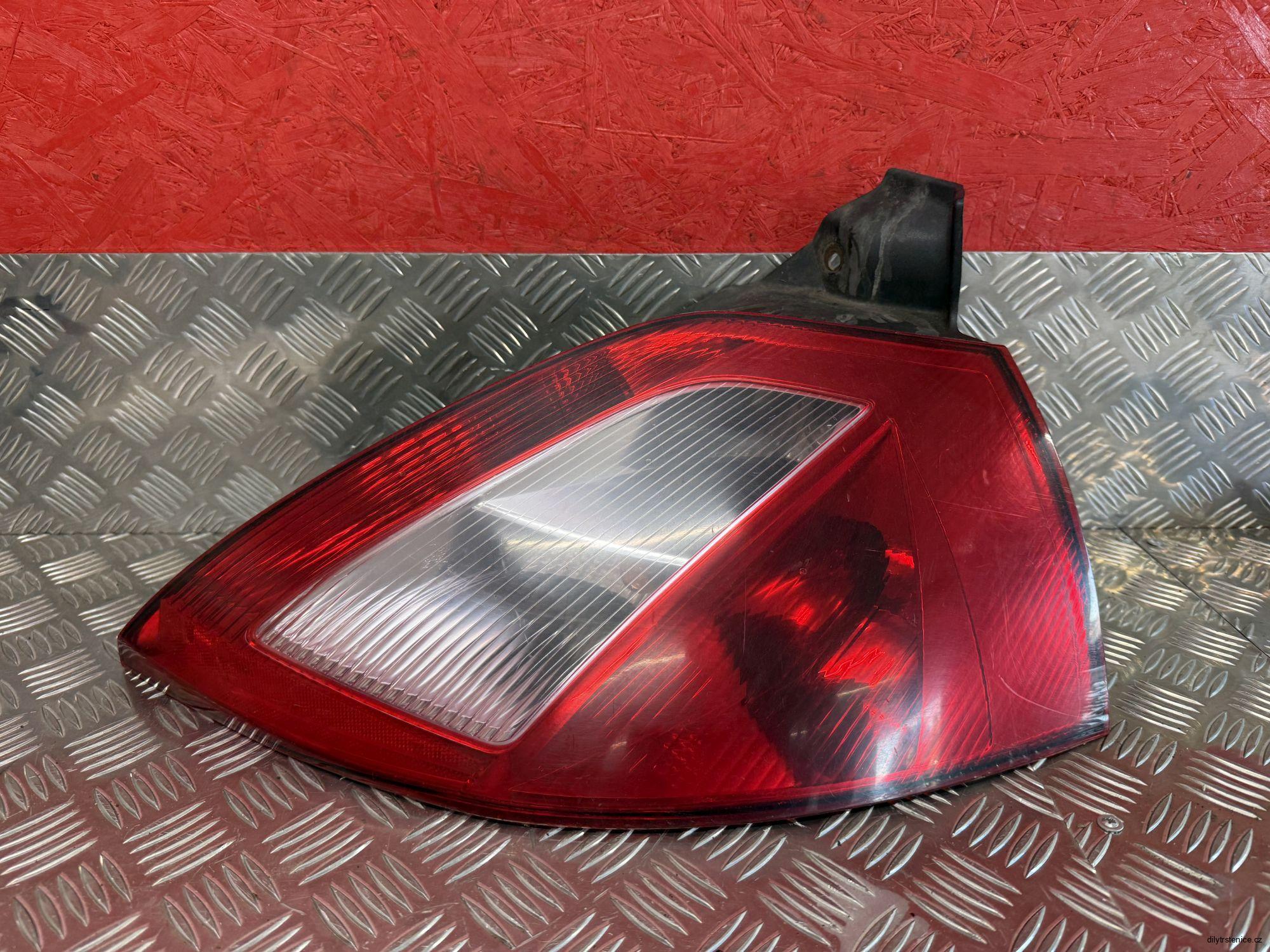 Pravé zadní světlo Renault Megane II Hatchback 2002-2005 8200073237