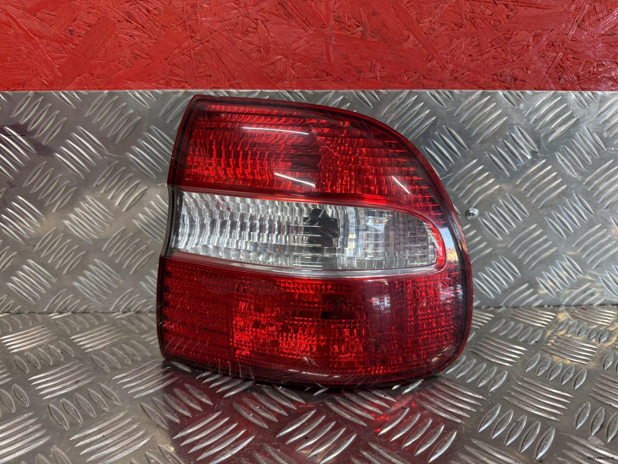 Pravé zadní světlo Volvo V40 30621888 