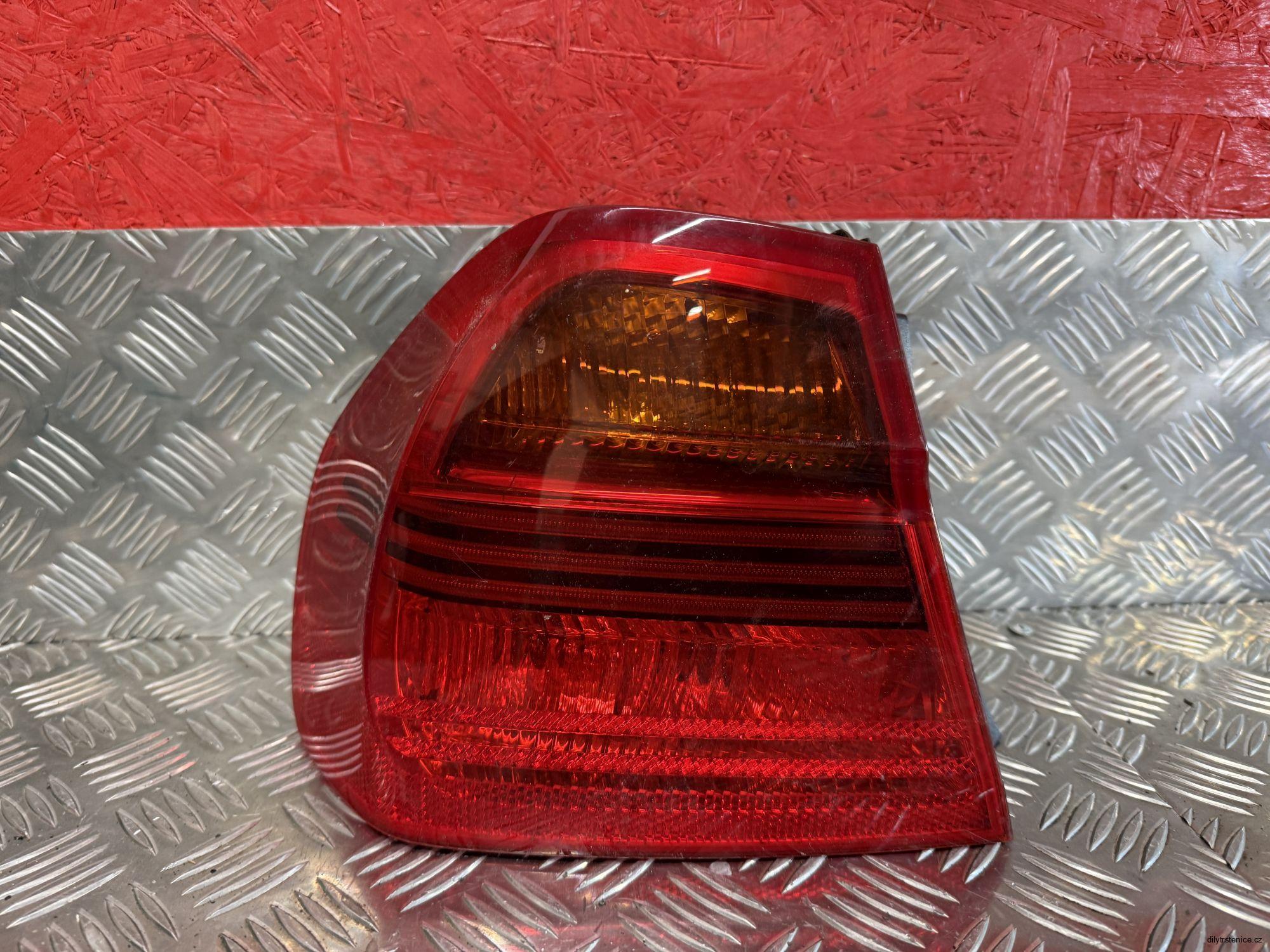 Levé zadní světlo BMW E90 6937457