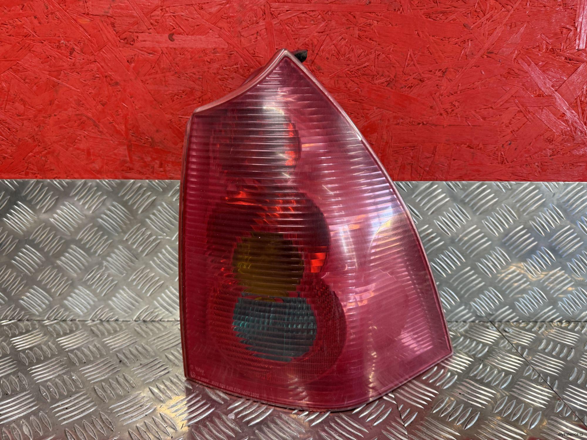 Pravé zadní světlo Peugeot 307 combi 2001-2005 26674T0206