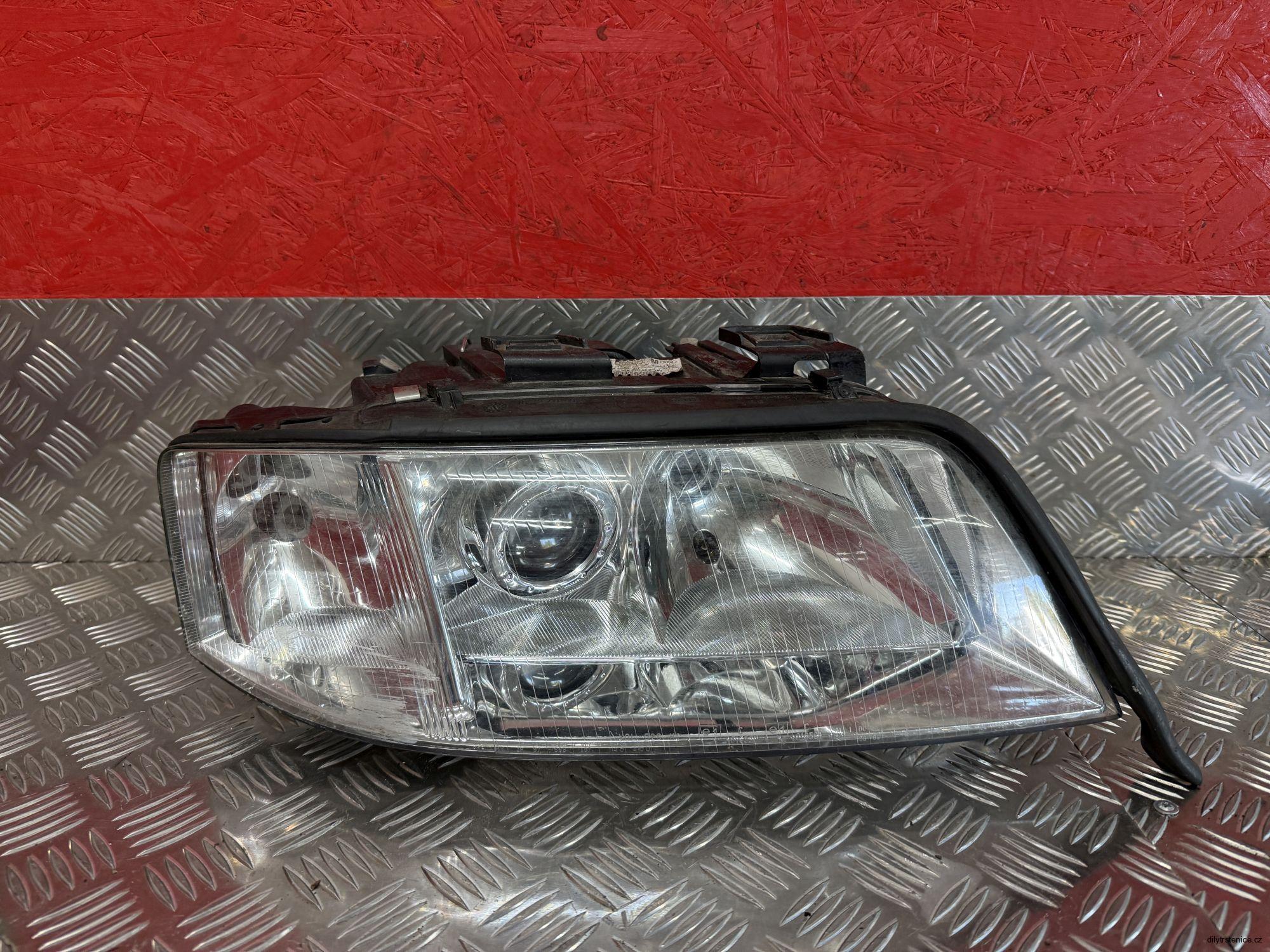 Pravé přední halogenové světlo Audi A6 C5 před. facelift 4B0941030M 1997-2001