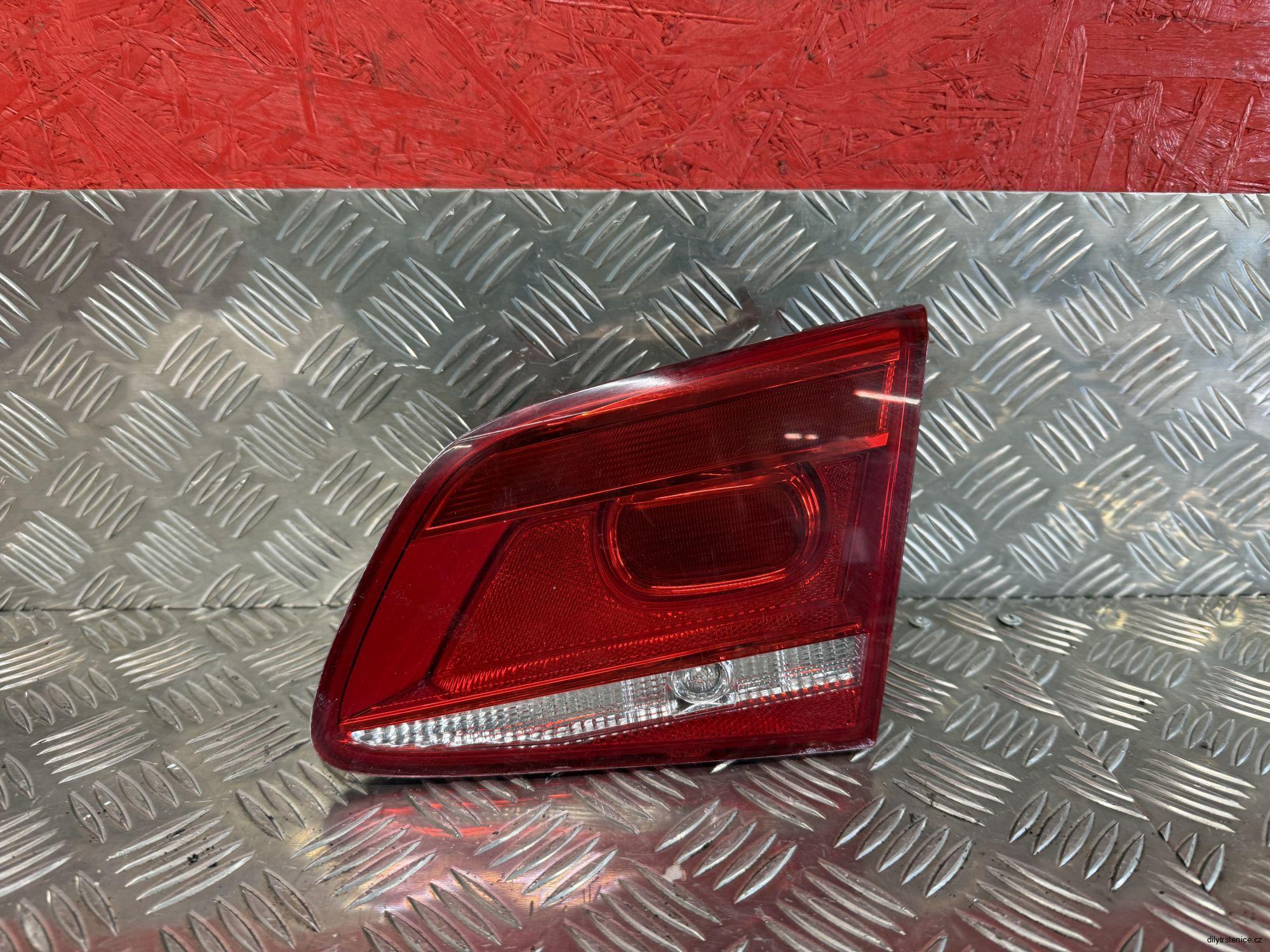 Pravé zadní vnitřní světlo Vw Passat B7 sedan 3AE945094J