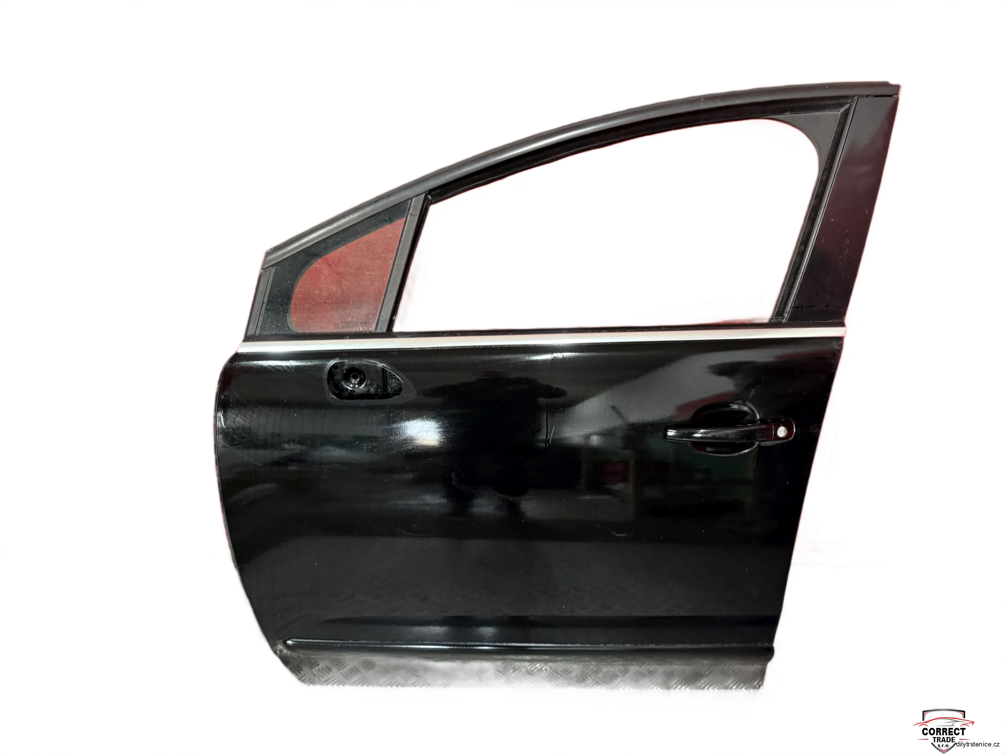 Levé přední dveře Peugeot 5008 2009-2016
