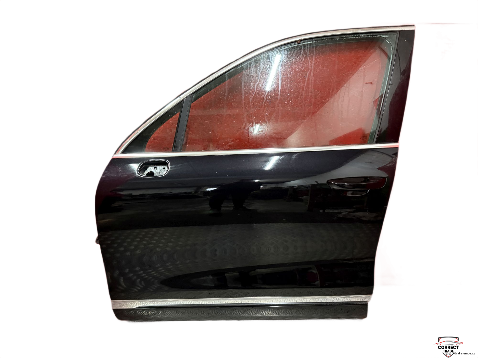 Levé přední dveře Vw Touareg 7P LC9X 2010-2017