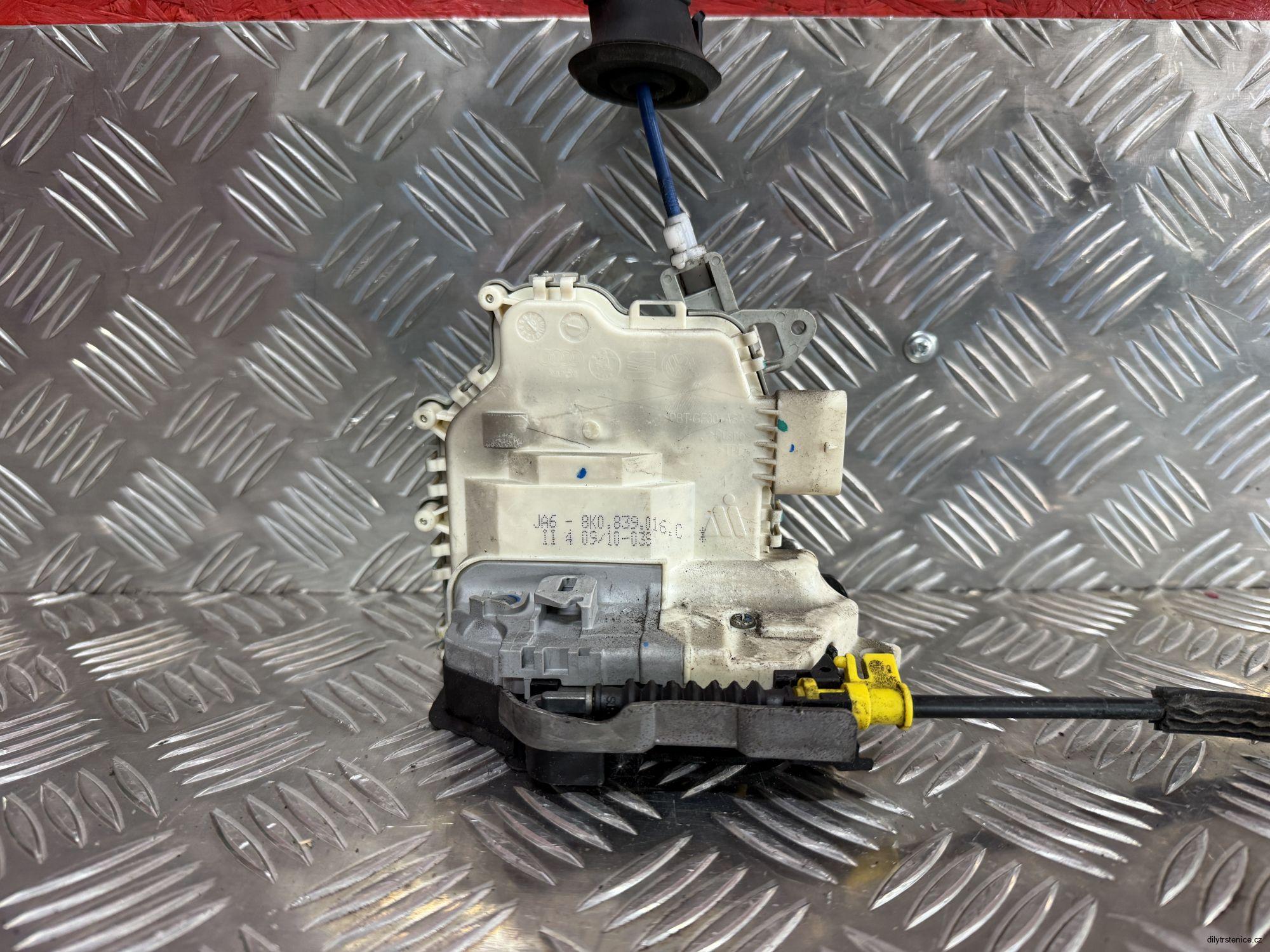 Pravý zadní zámek dveří Audi A8 4H D4 8K0839016C