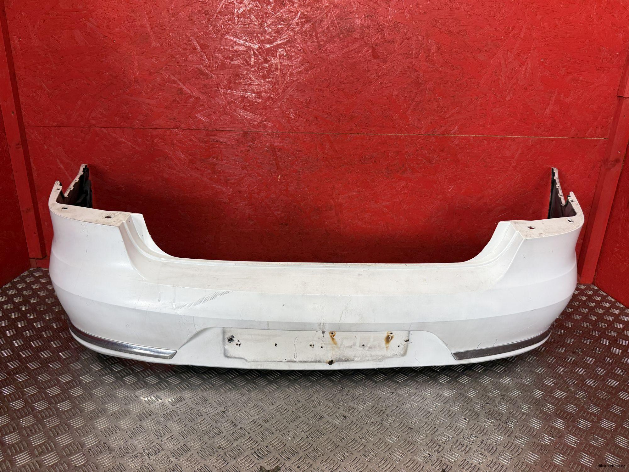 Zadní nárazník Vw Passat B7 sedan 3AE807421B 
